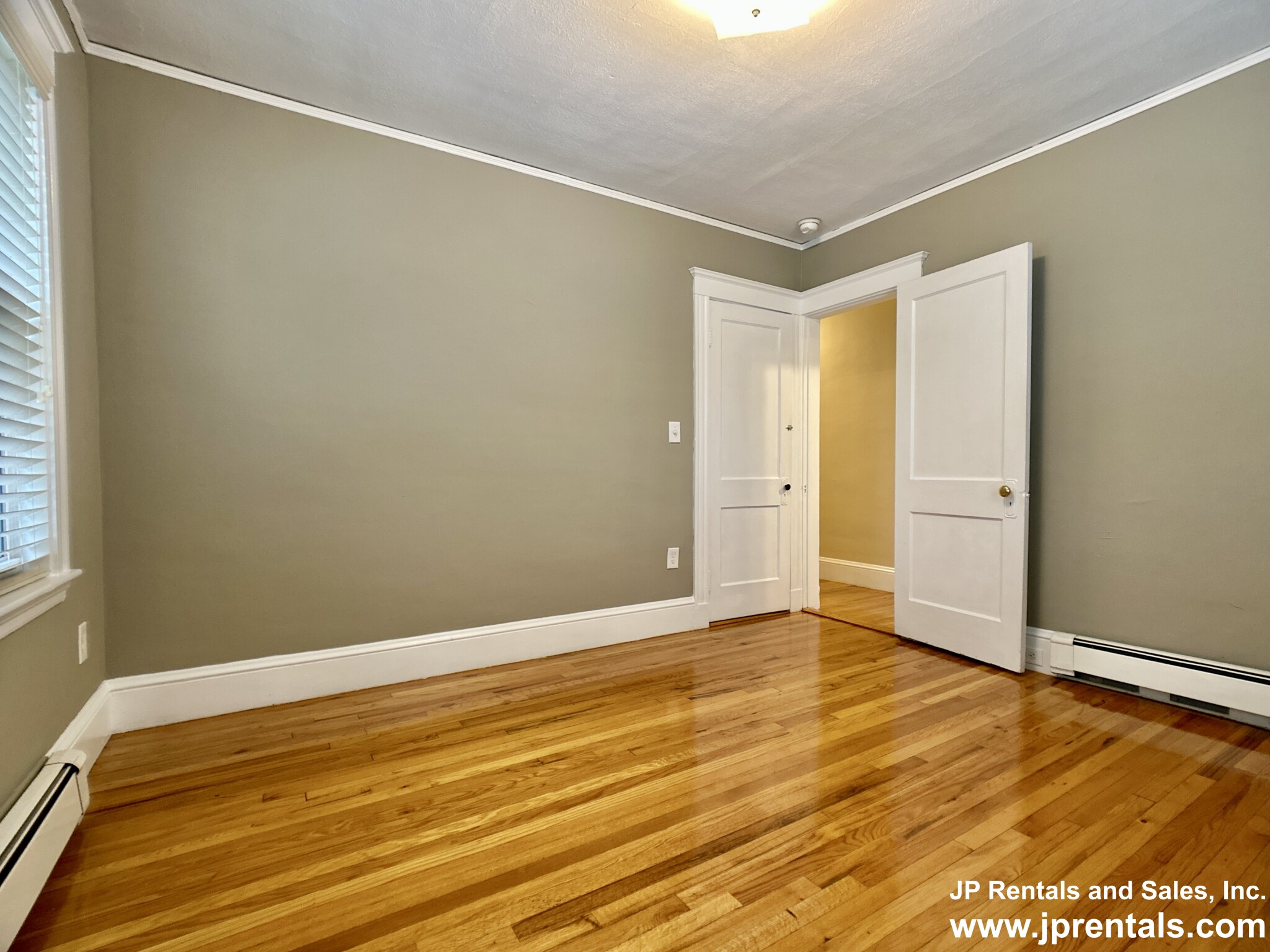 76 Farquhar St, Roslindale