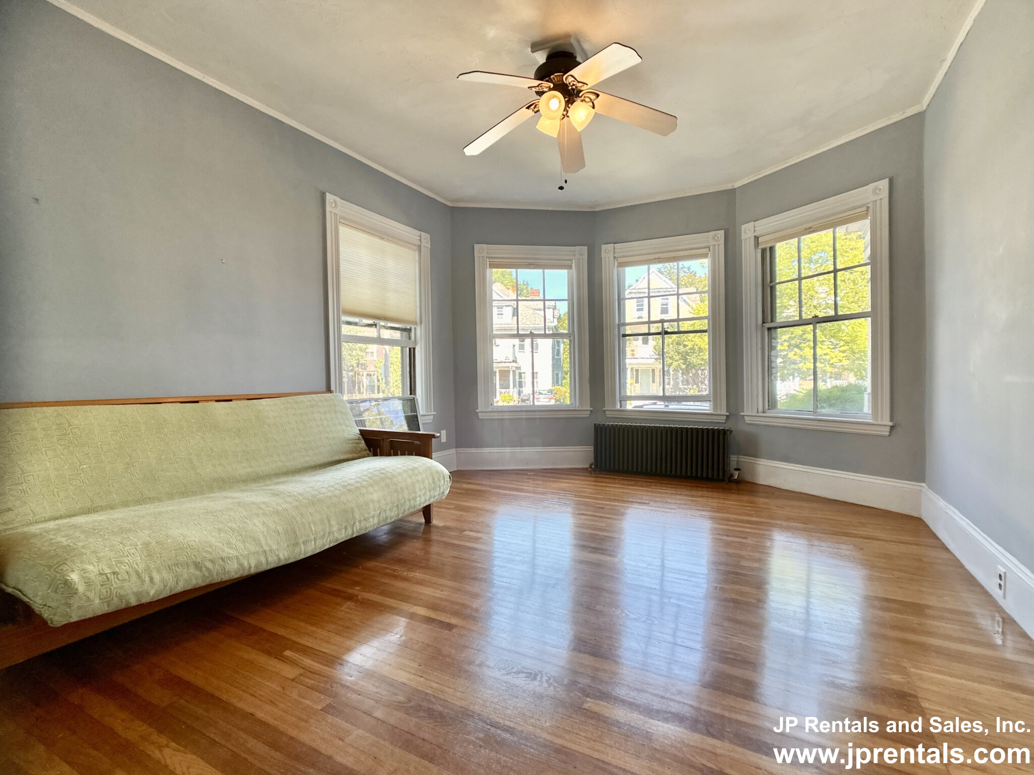 39 Oakview Ter, Jamaica Plain