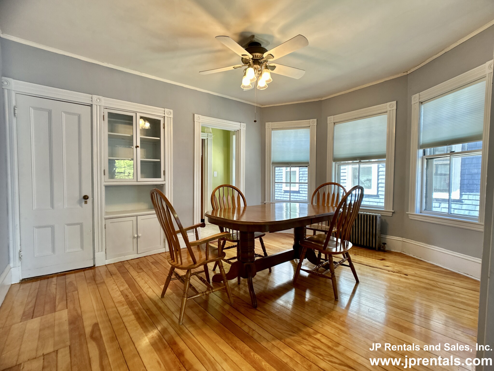 39 Oakview Ter, Jamaica Plain