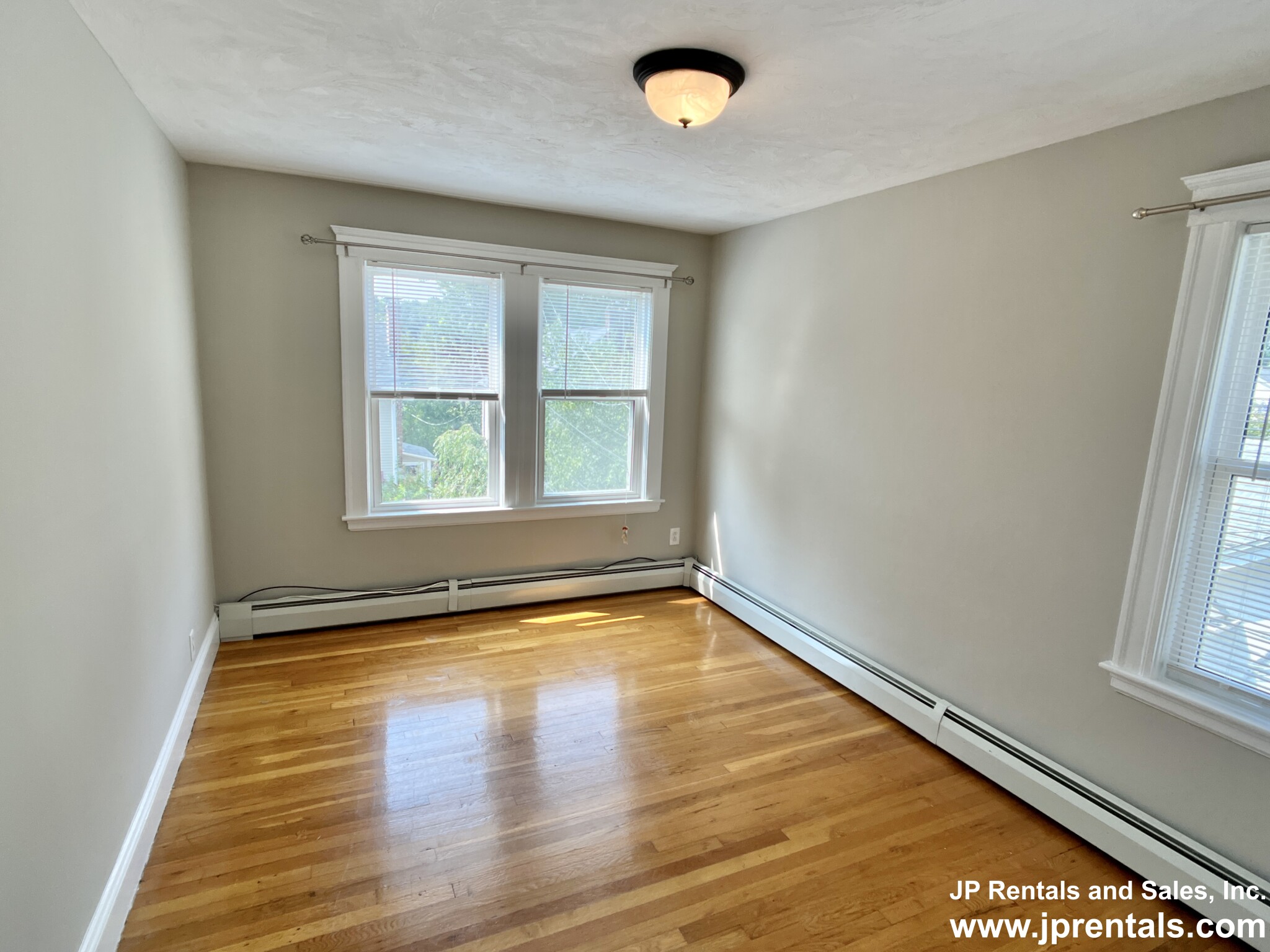 35 Chesbrough Rd, West Roxbury