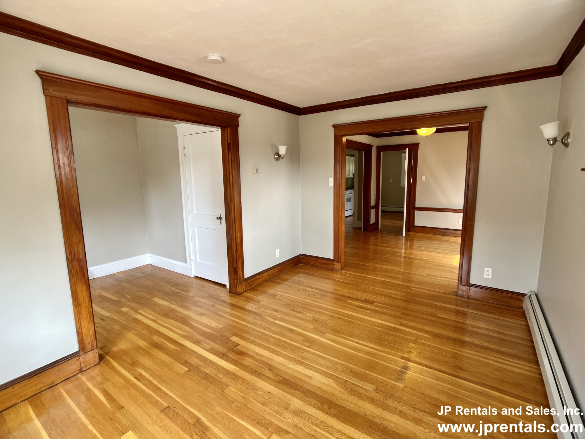 35 Chesbrough Rd, West Roxbury