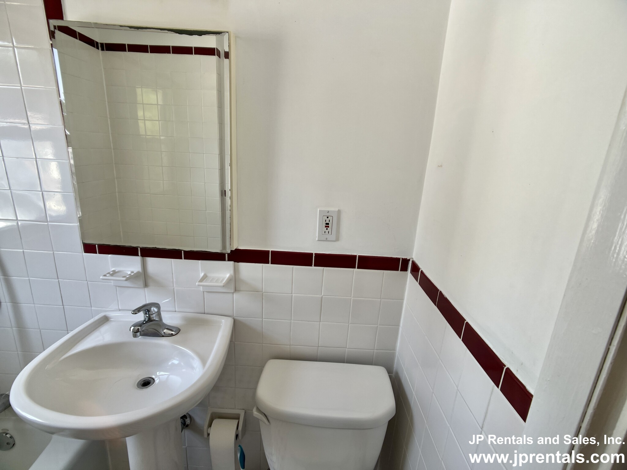 35 Chesbrough Rd, West Roxbury