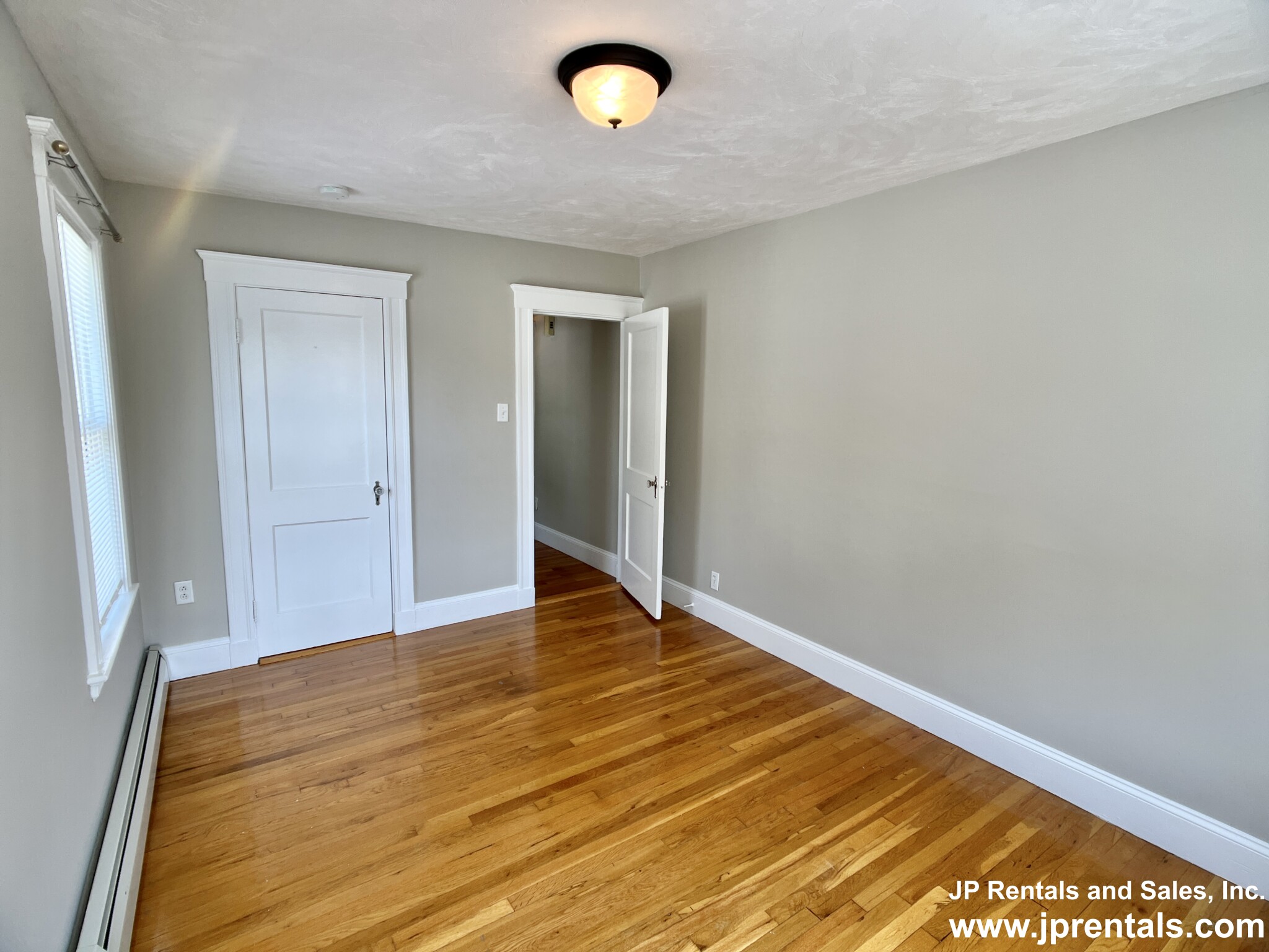 35 Chesbrough Rd, West Roxbury