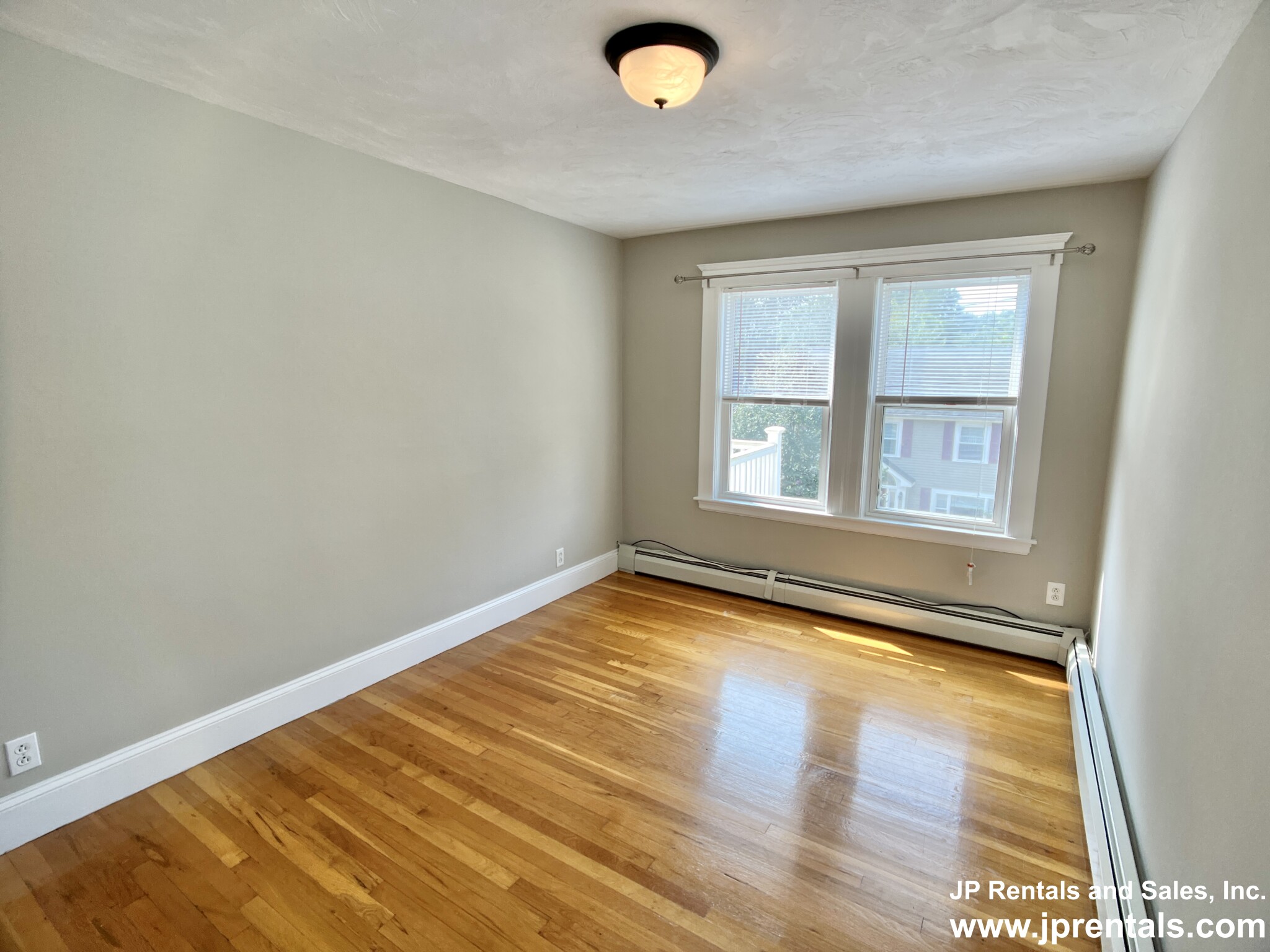 35 Chesbrough Rd, West Roxbury