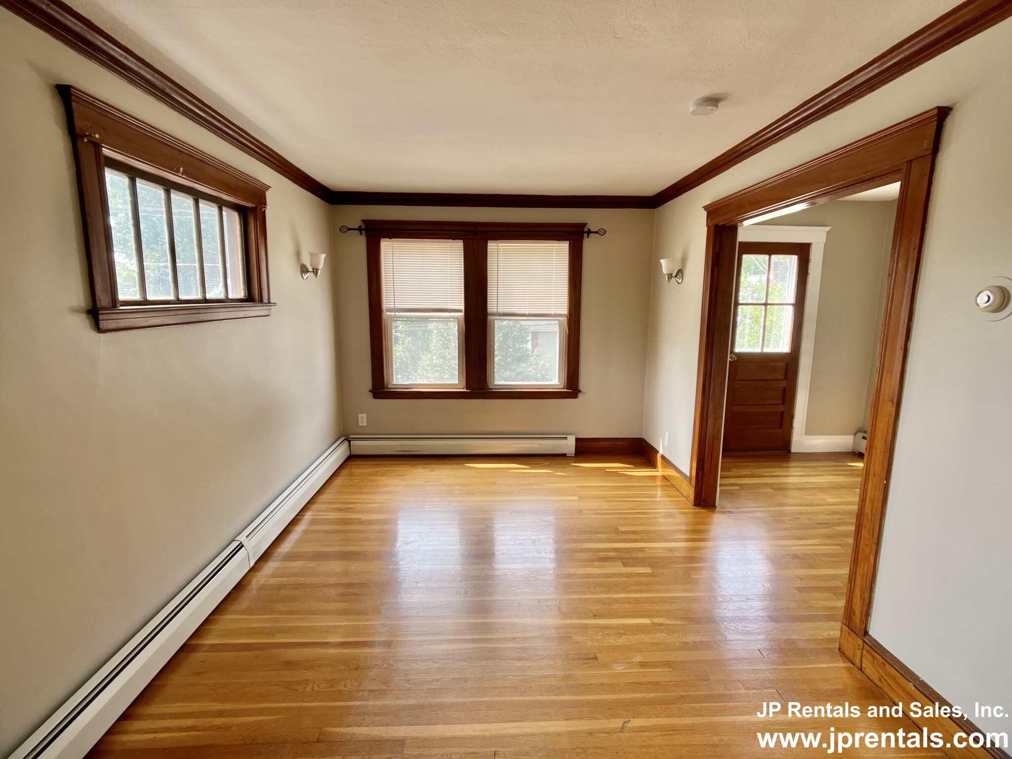 35 Chesbrough Rd, West Roxbury