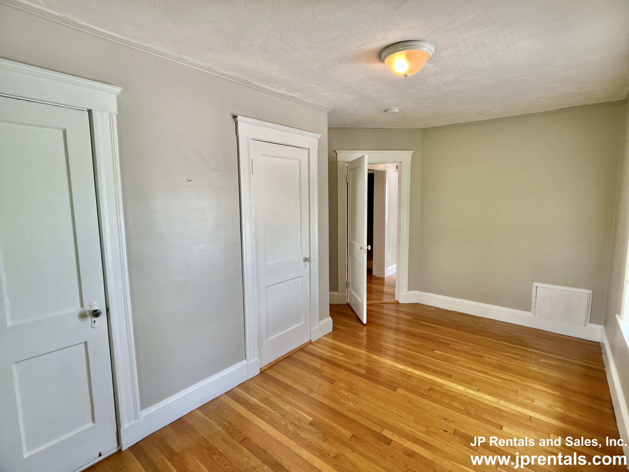 35 Chesbrough Rd, West Roxbury
