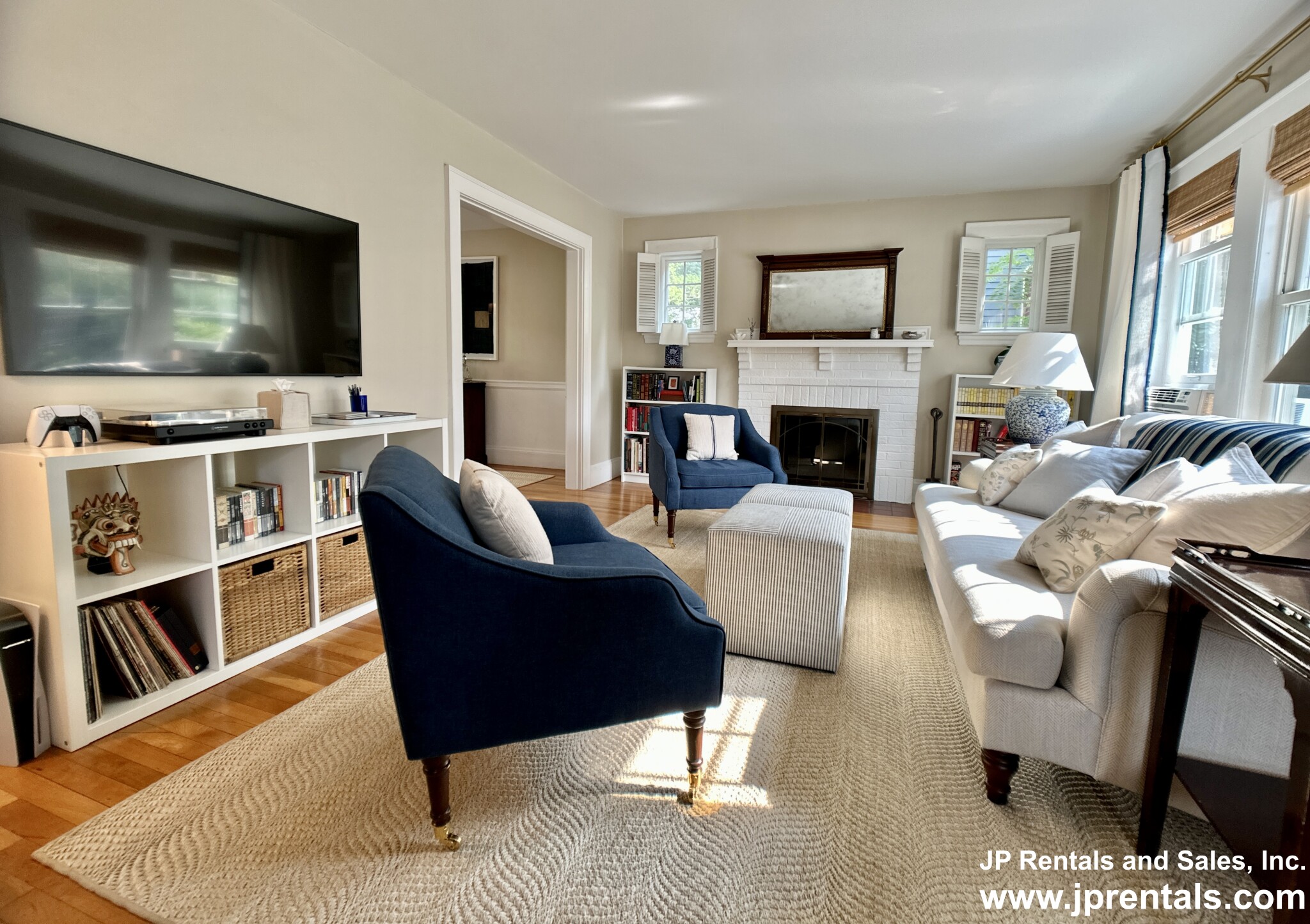 451 Poplar St, Roslindale