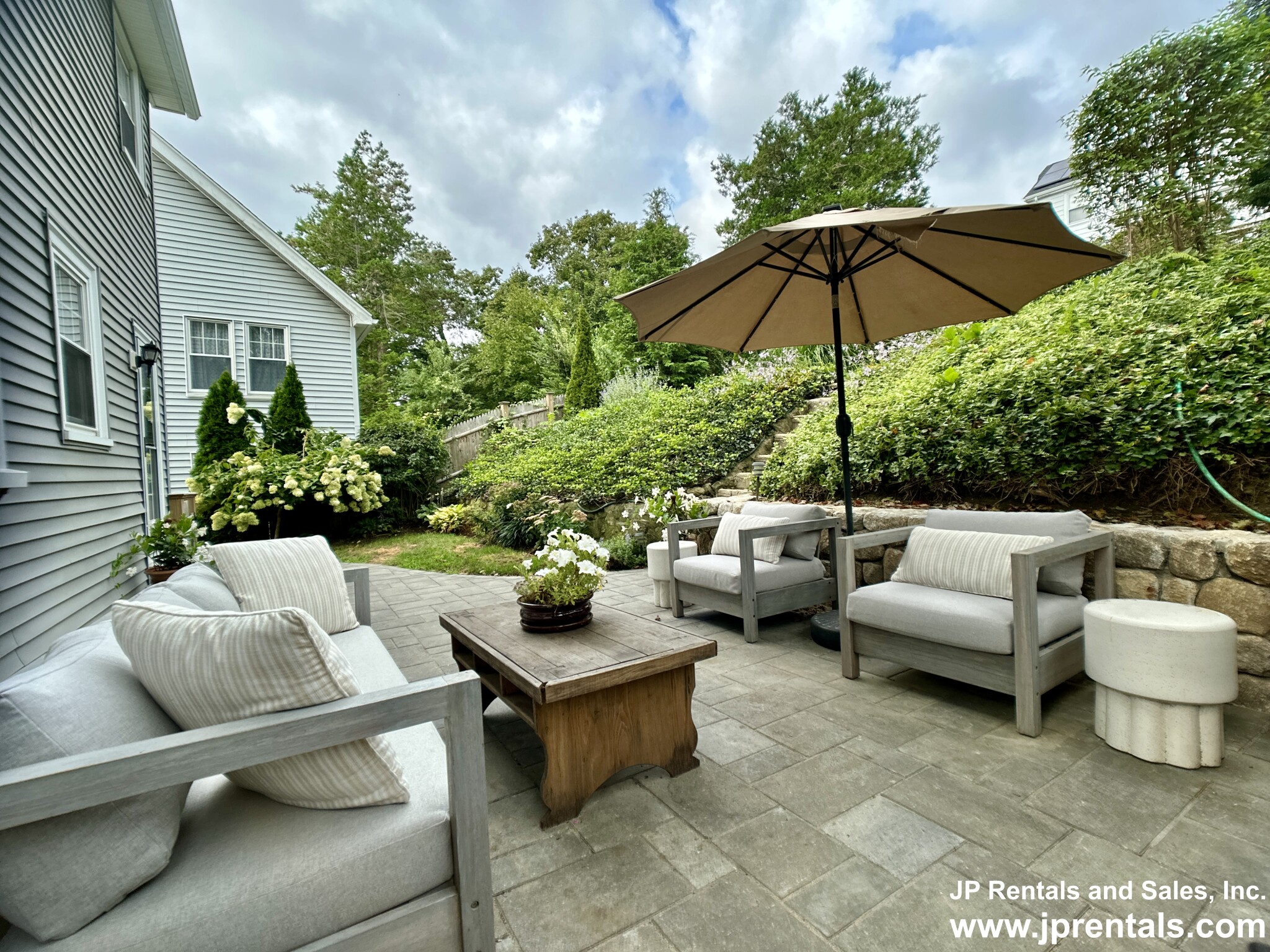 451 Poplar St, Roslindale