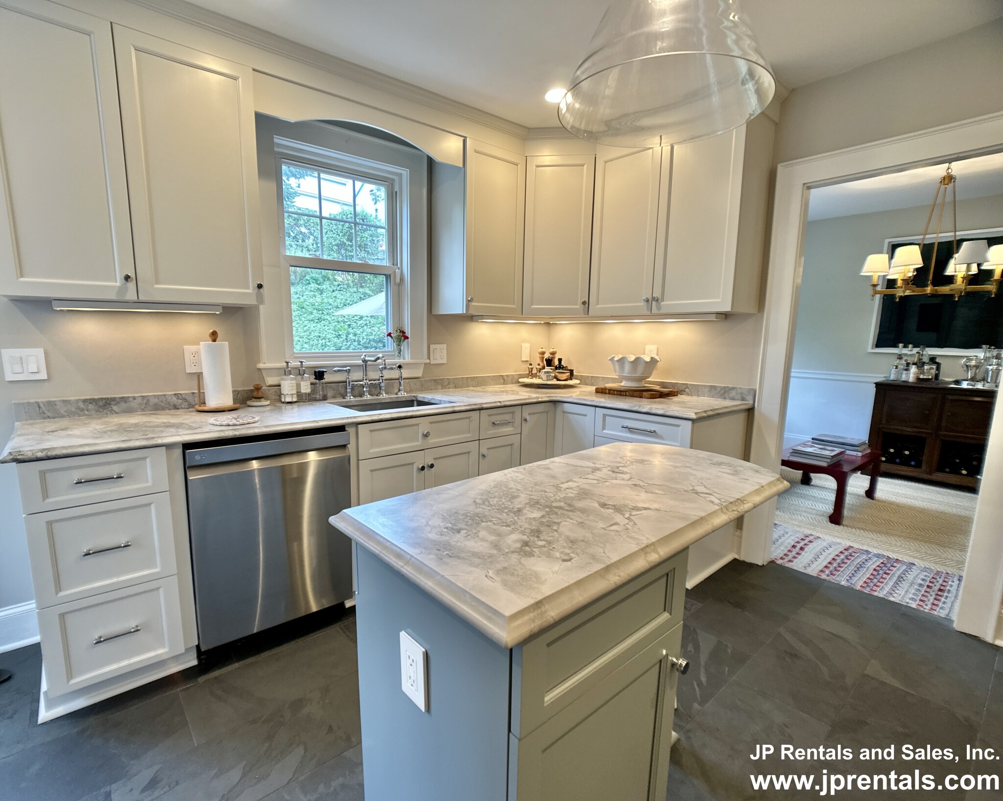 451 Poplar St, Roslindale