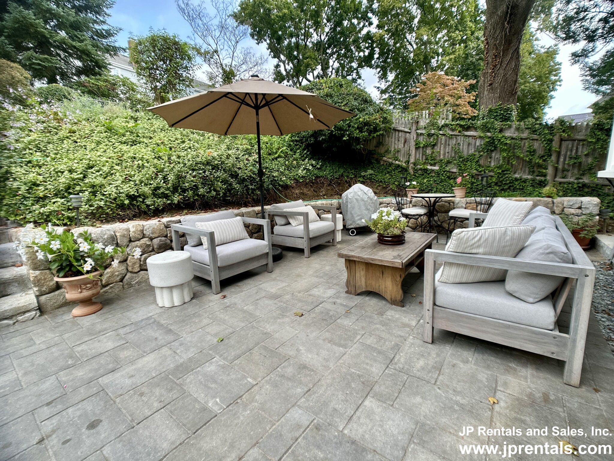 451 Poplar St, Roslindale