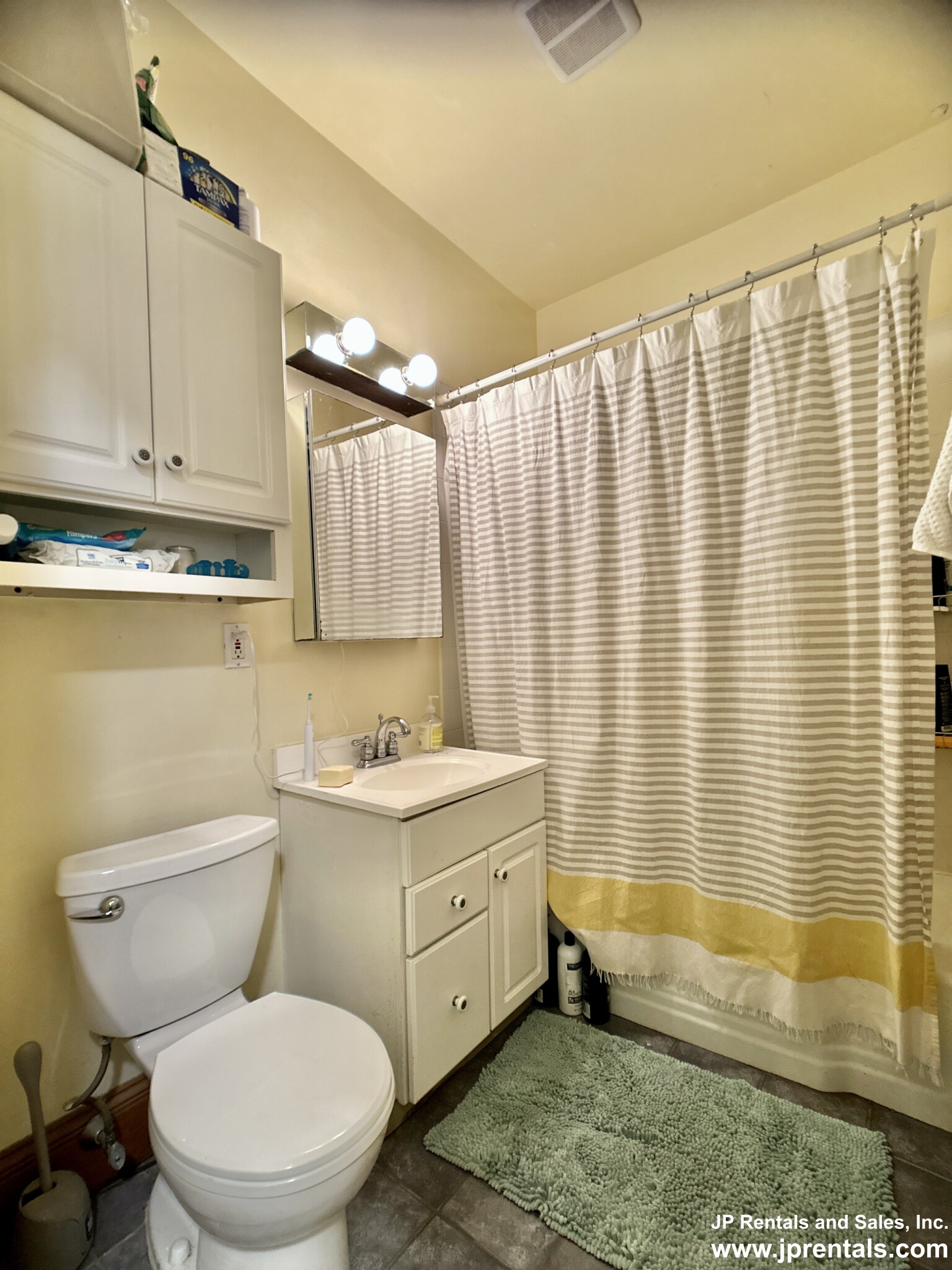 14-16 Colberg Ave, Roslindale