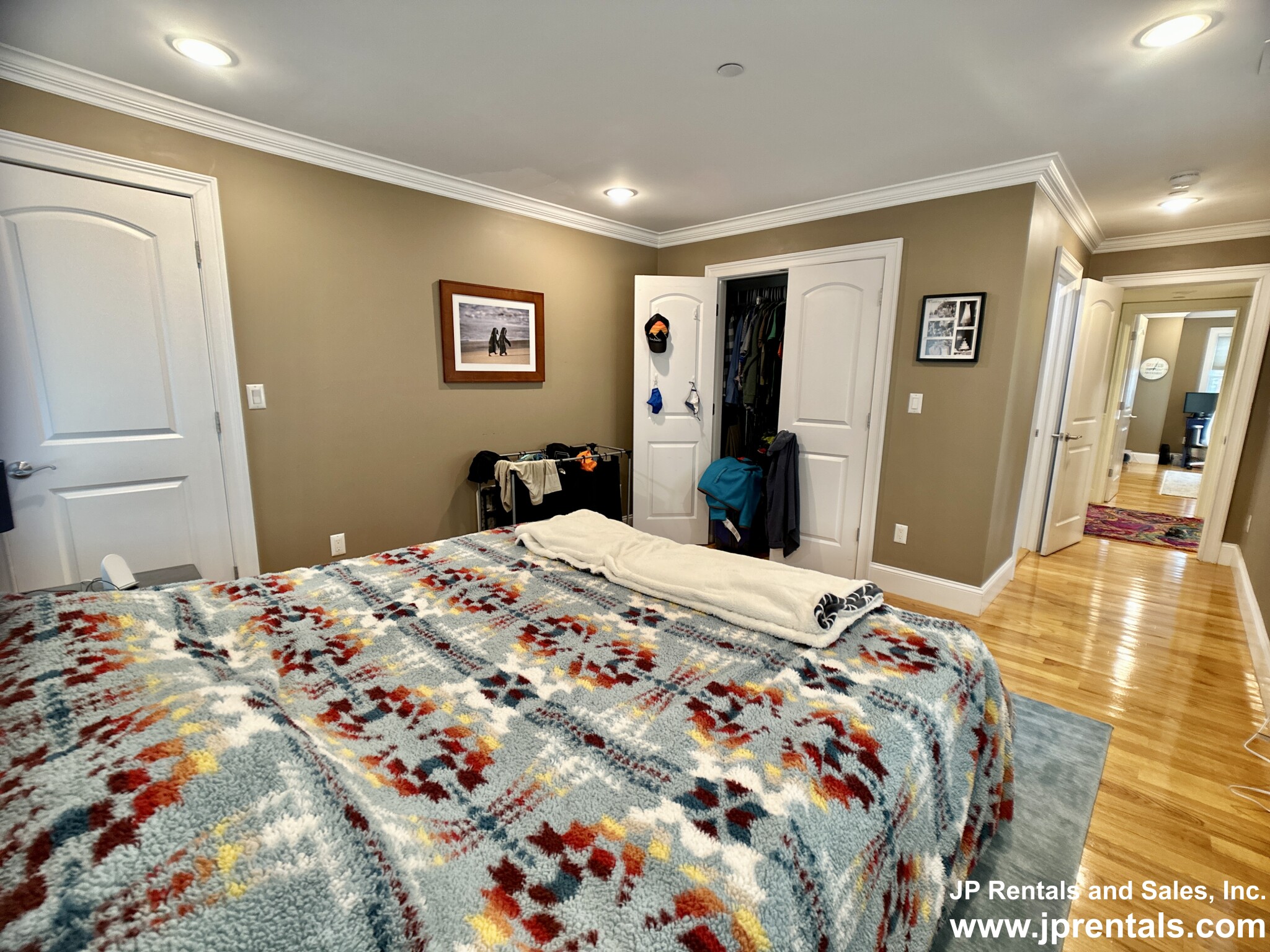 24 Custer St, Jamaica Plain