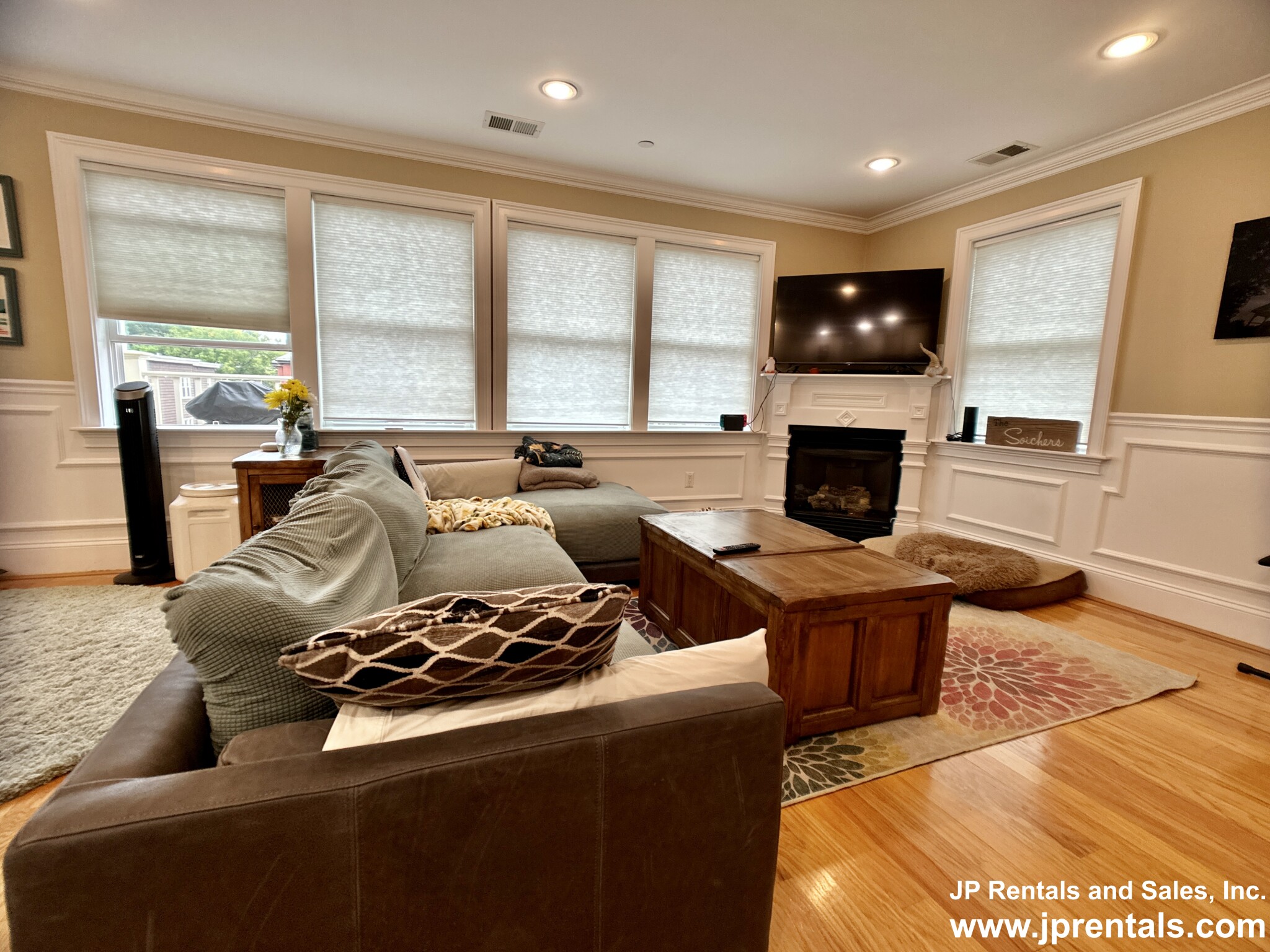 24 Custer St, Jamaica Plain