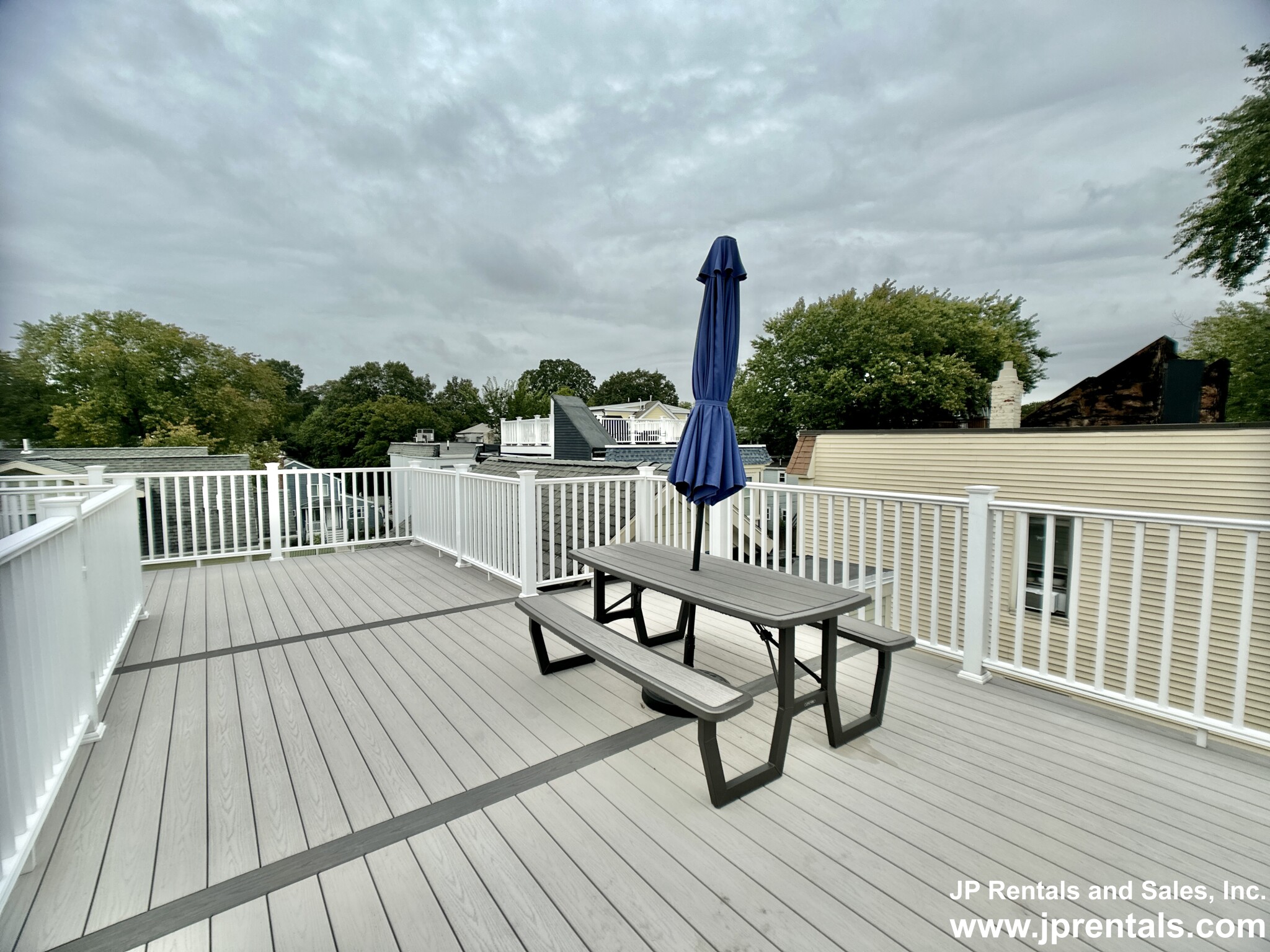 24 Custer St, Jamaica Plain