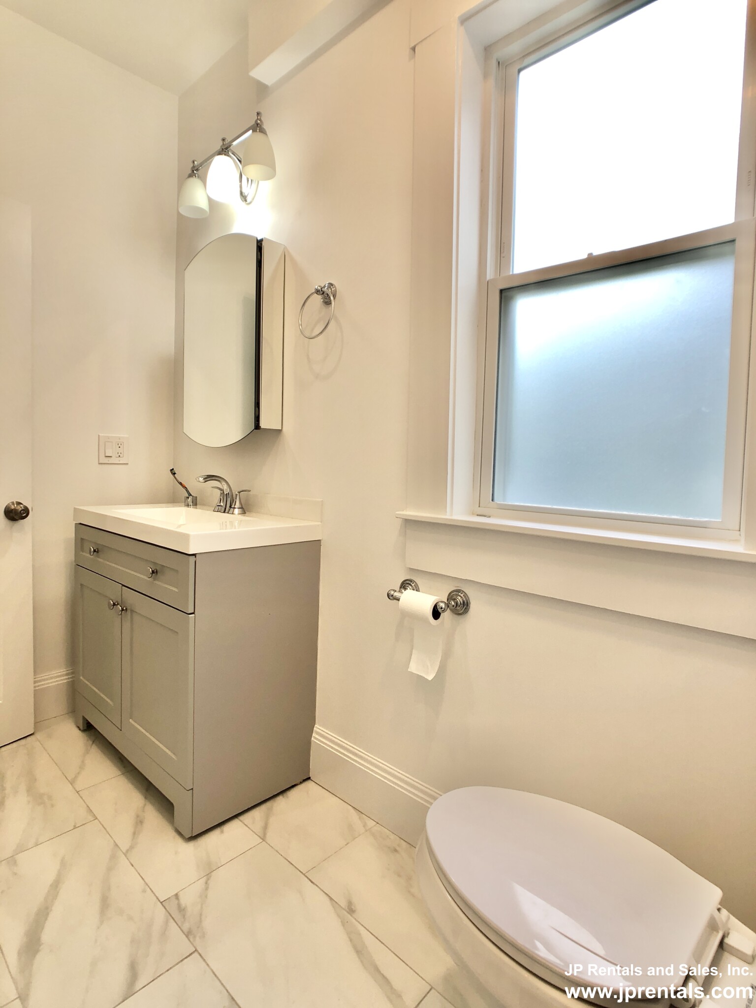 34 Evergreen St, Jamaica Plain