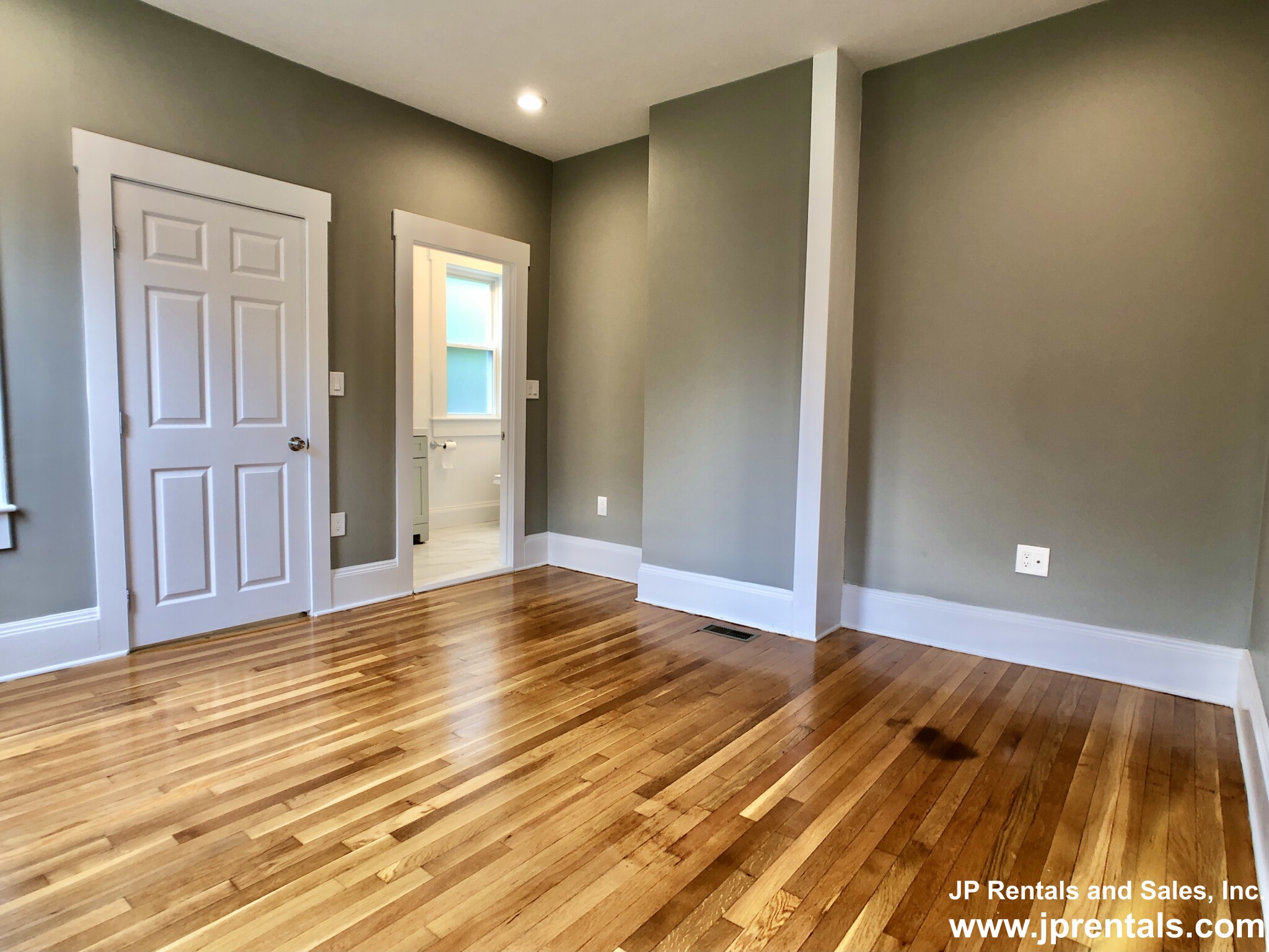 34 Evergreen St, Jamaica Plain