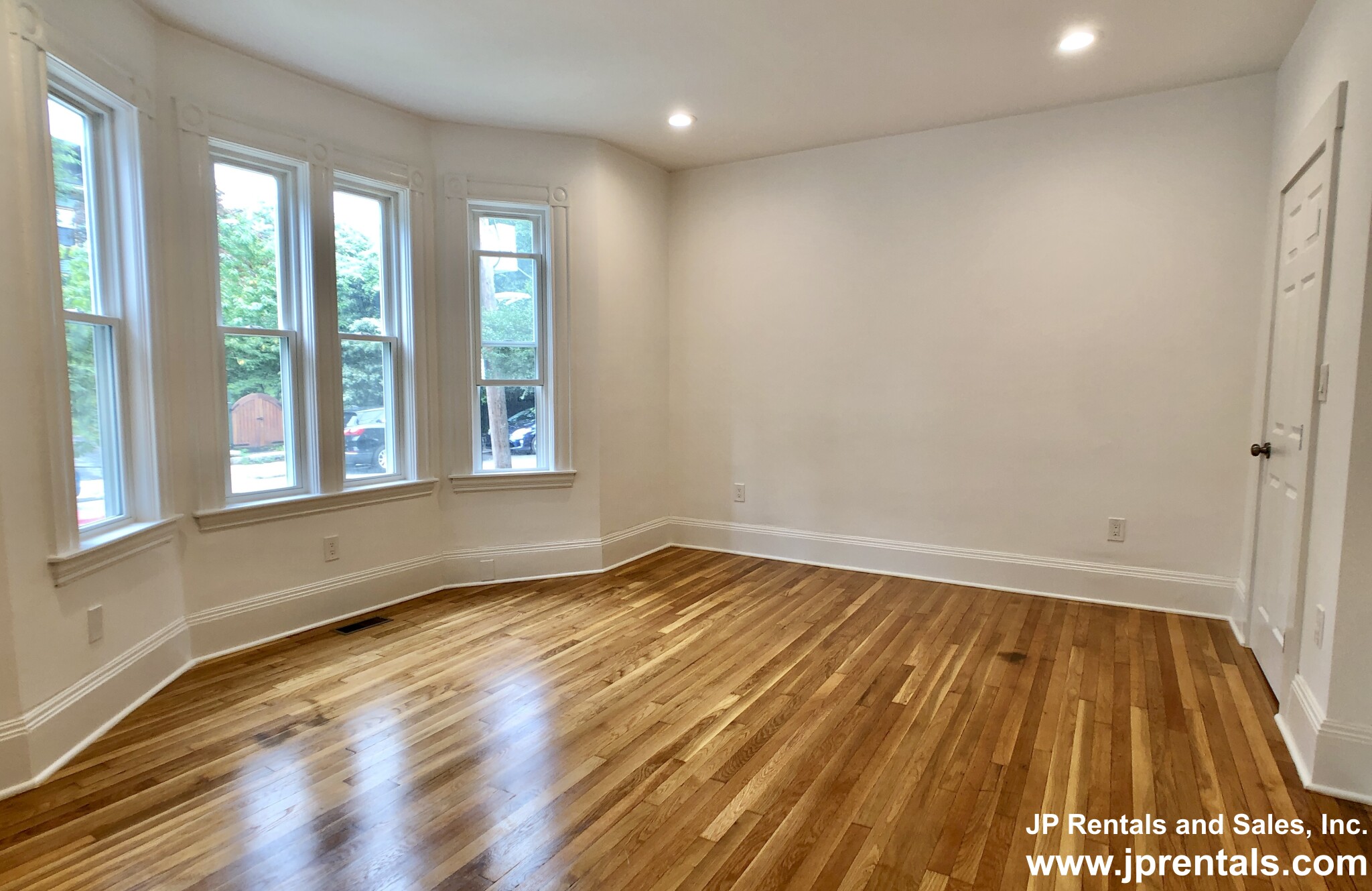 34 Evergreen St, Jamaica Plain