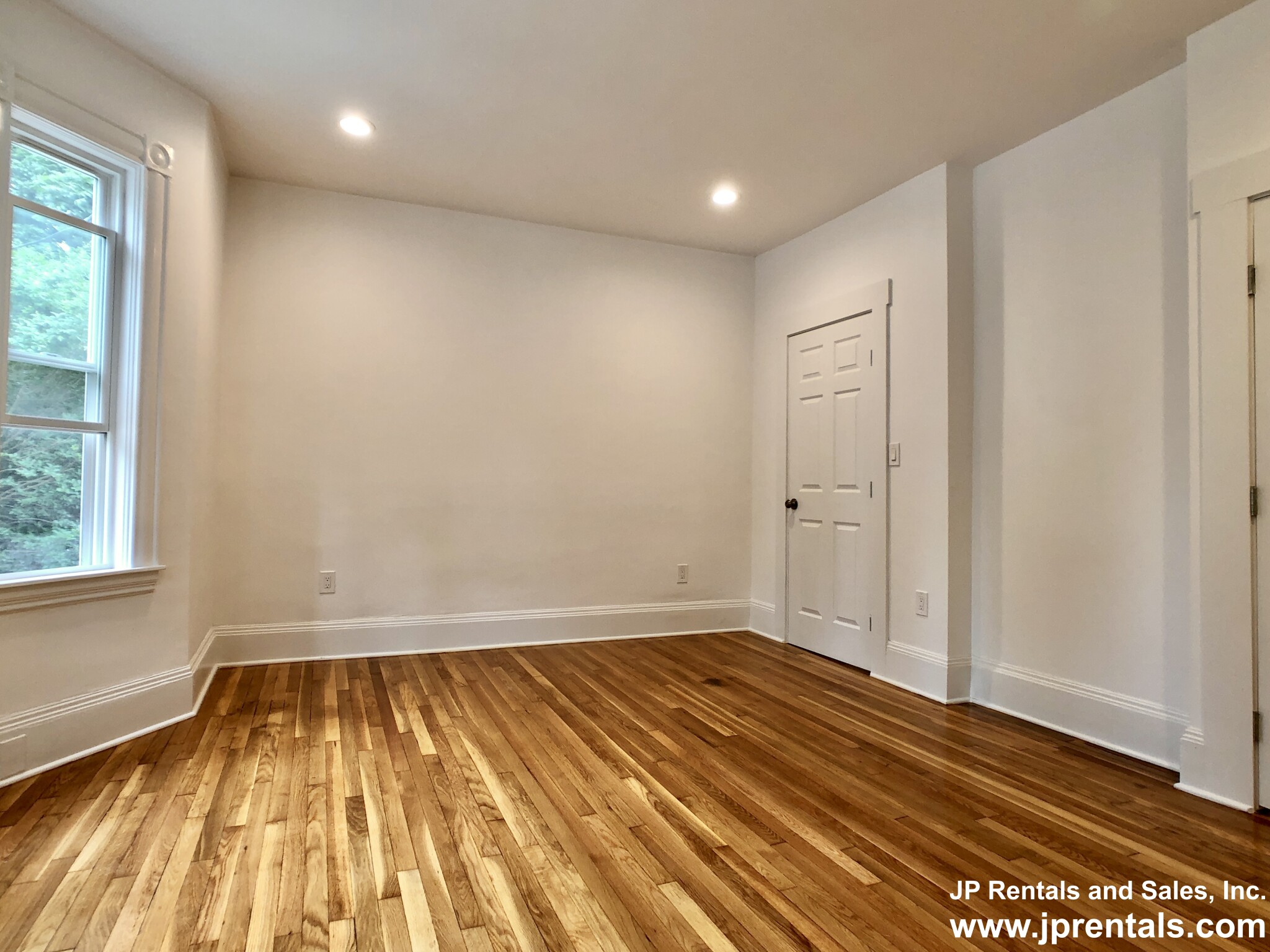 34 Evergreen St, Jamaica Plain