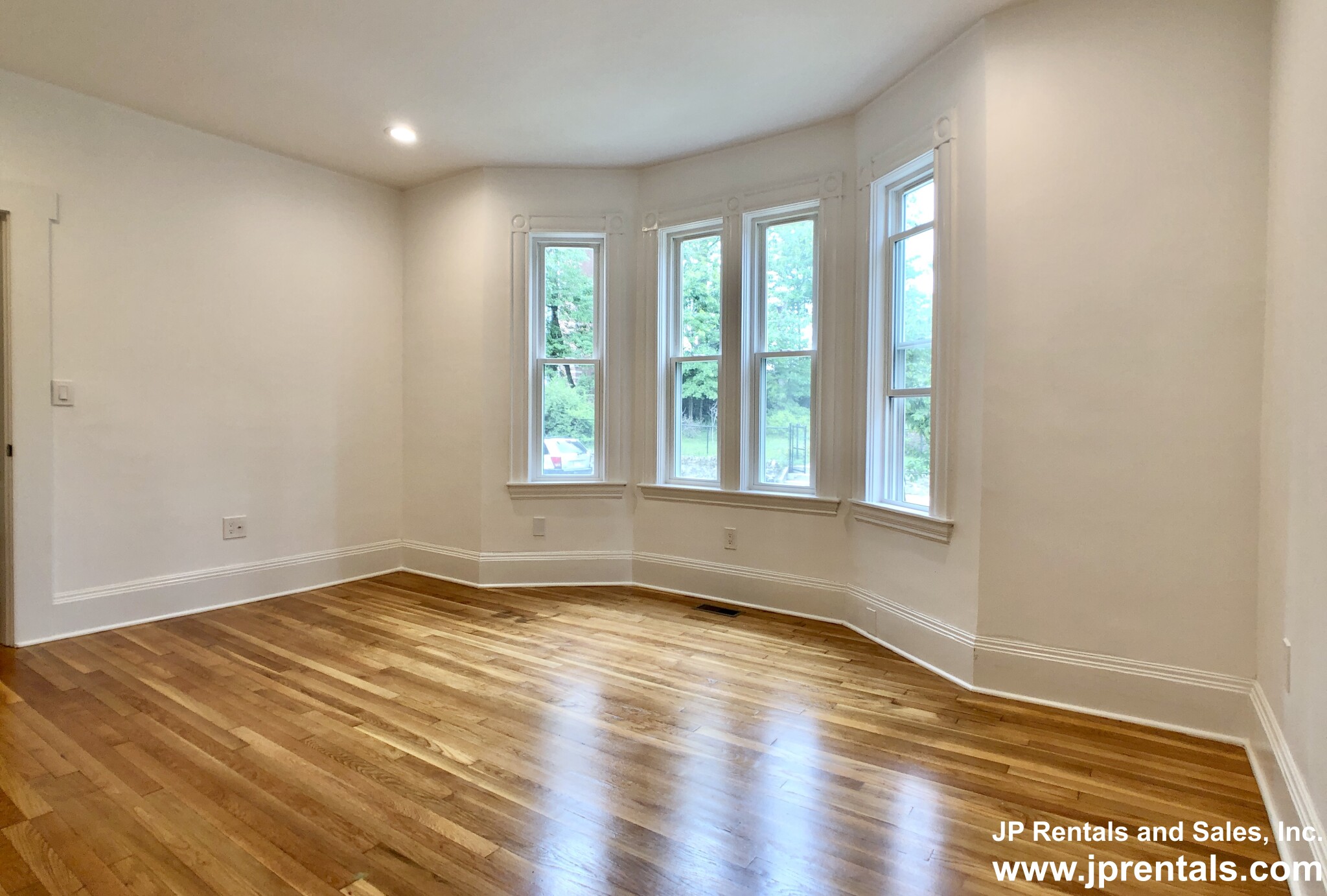 34 Evergreen St, Jamaica Plain