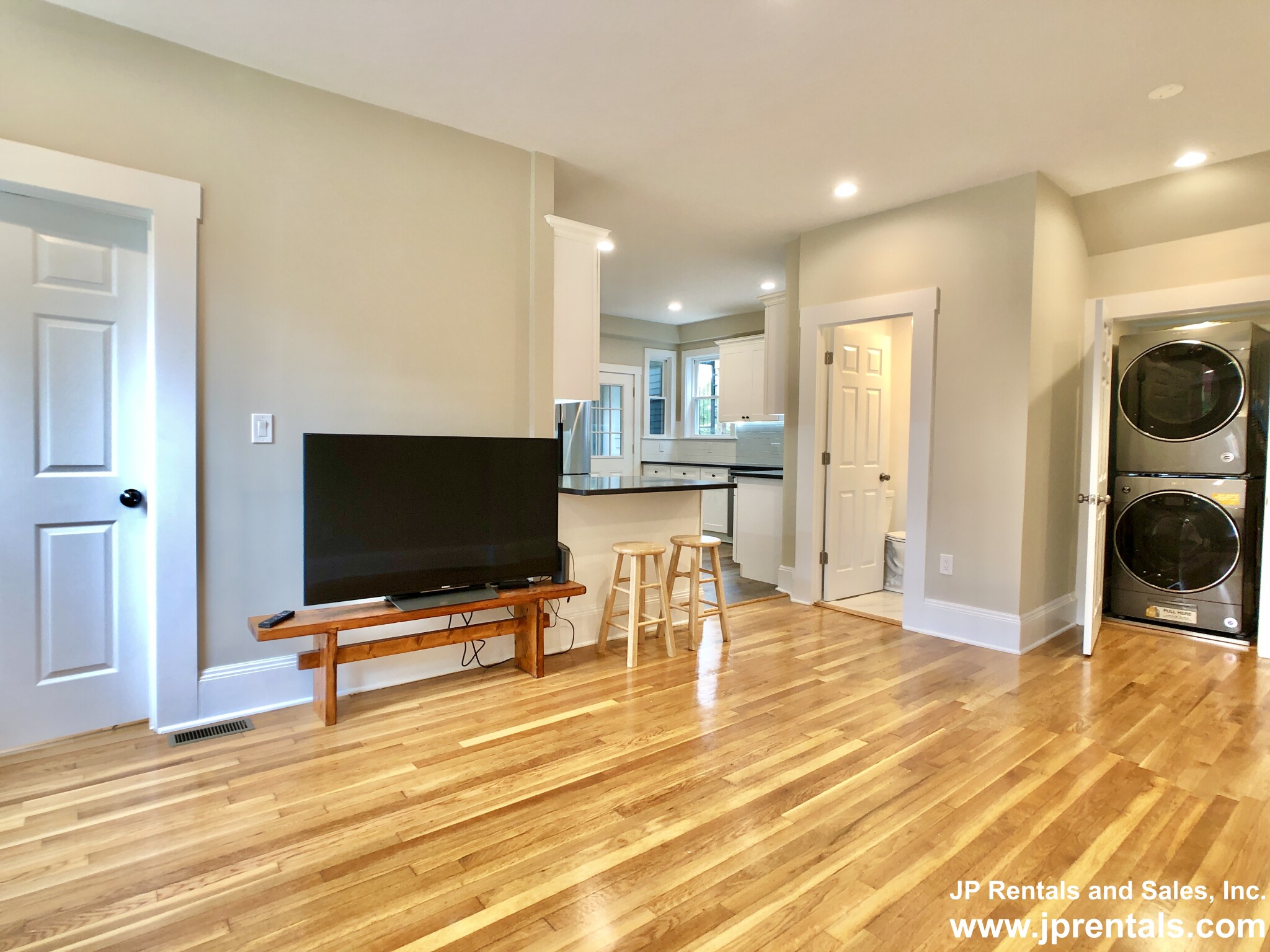 34 Evergreen St, Jamaica Plain