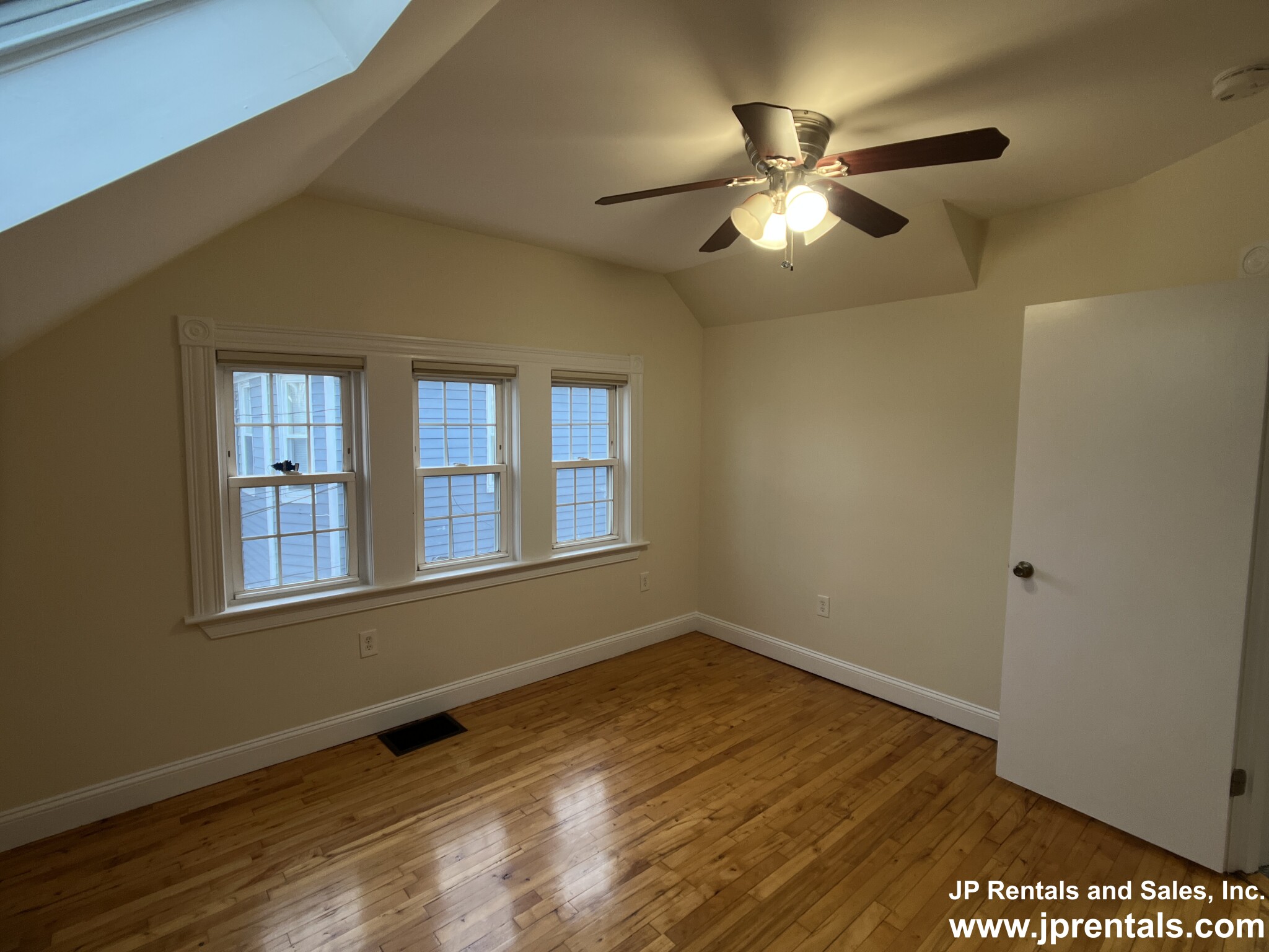 7 Murdock Ave, Quincy Center