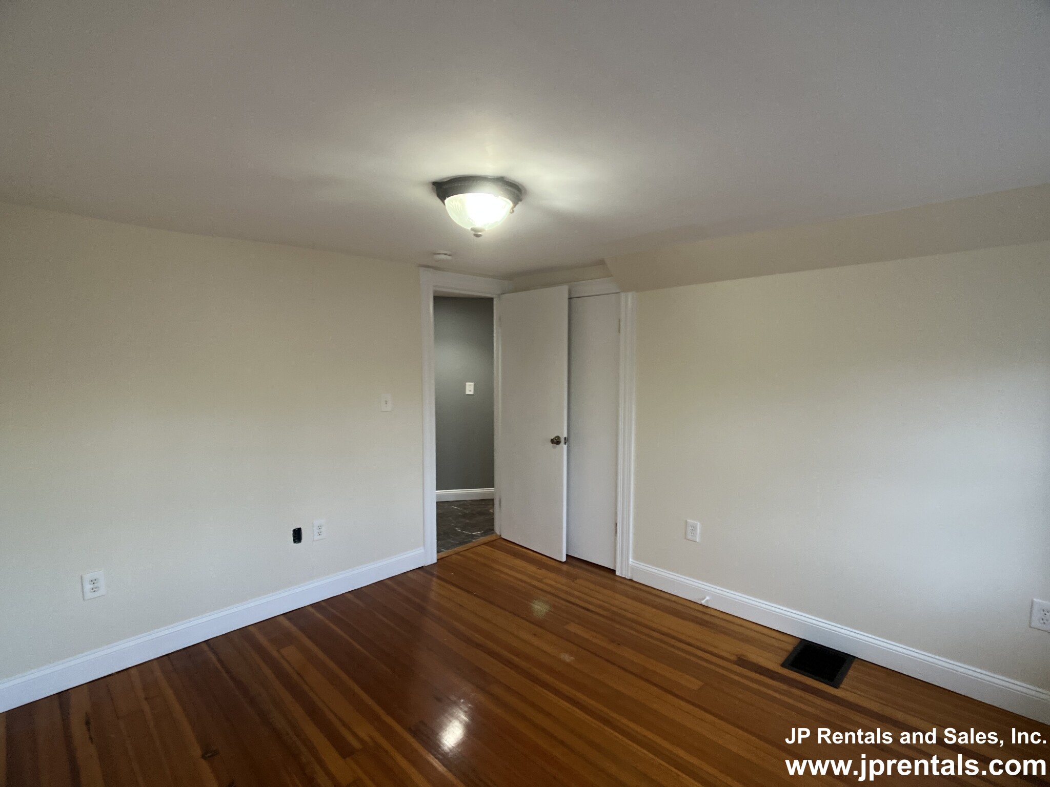 7 Murdock Ave, Quincy Center