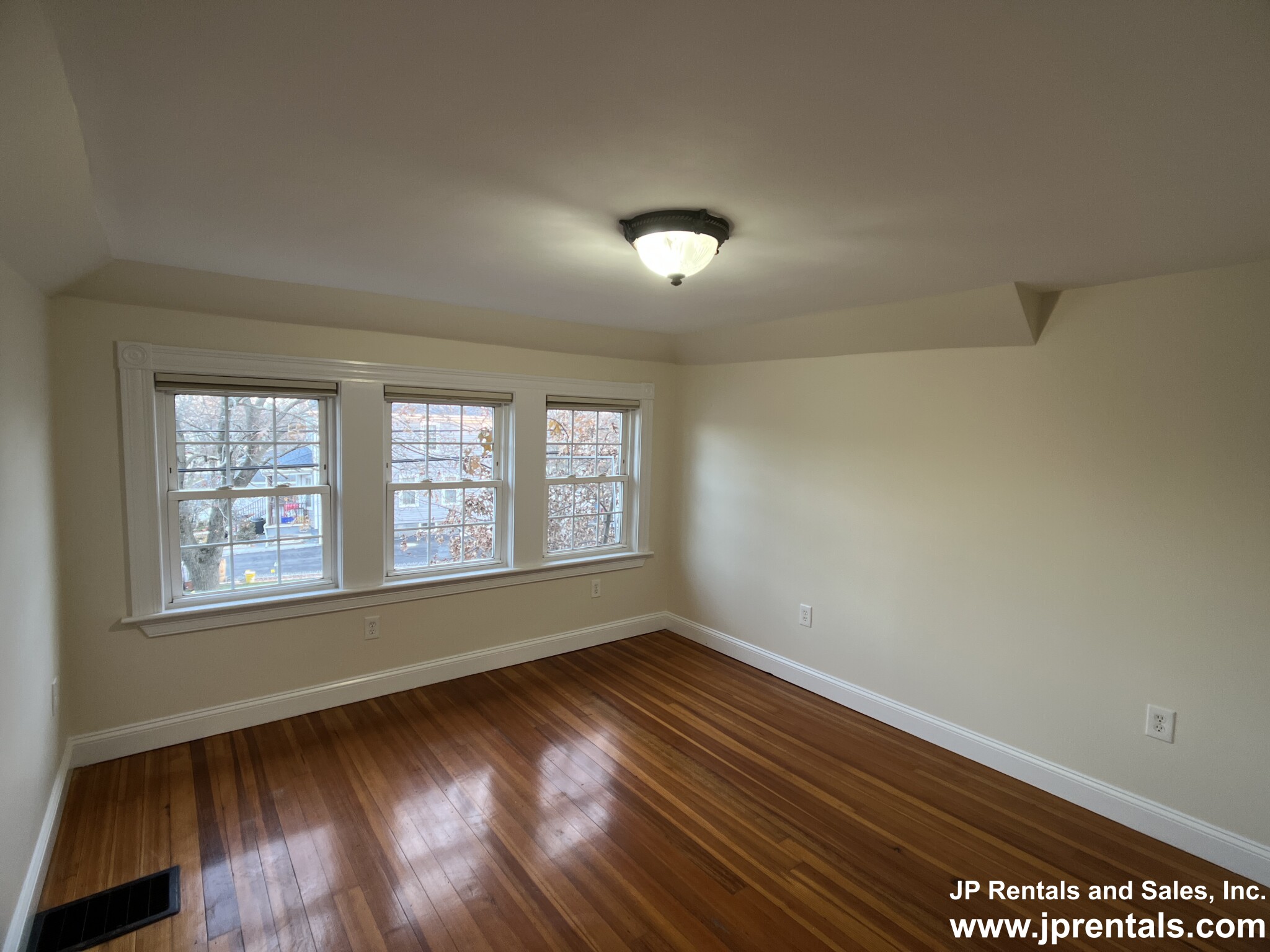 7 Murdock Ave, Quincy Center