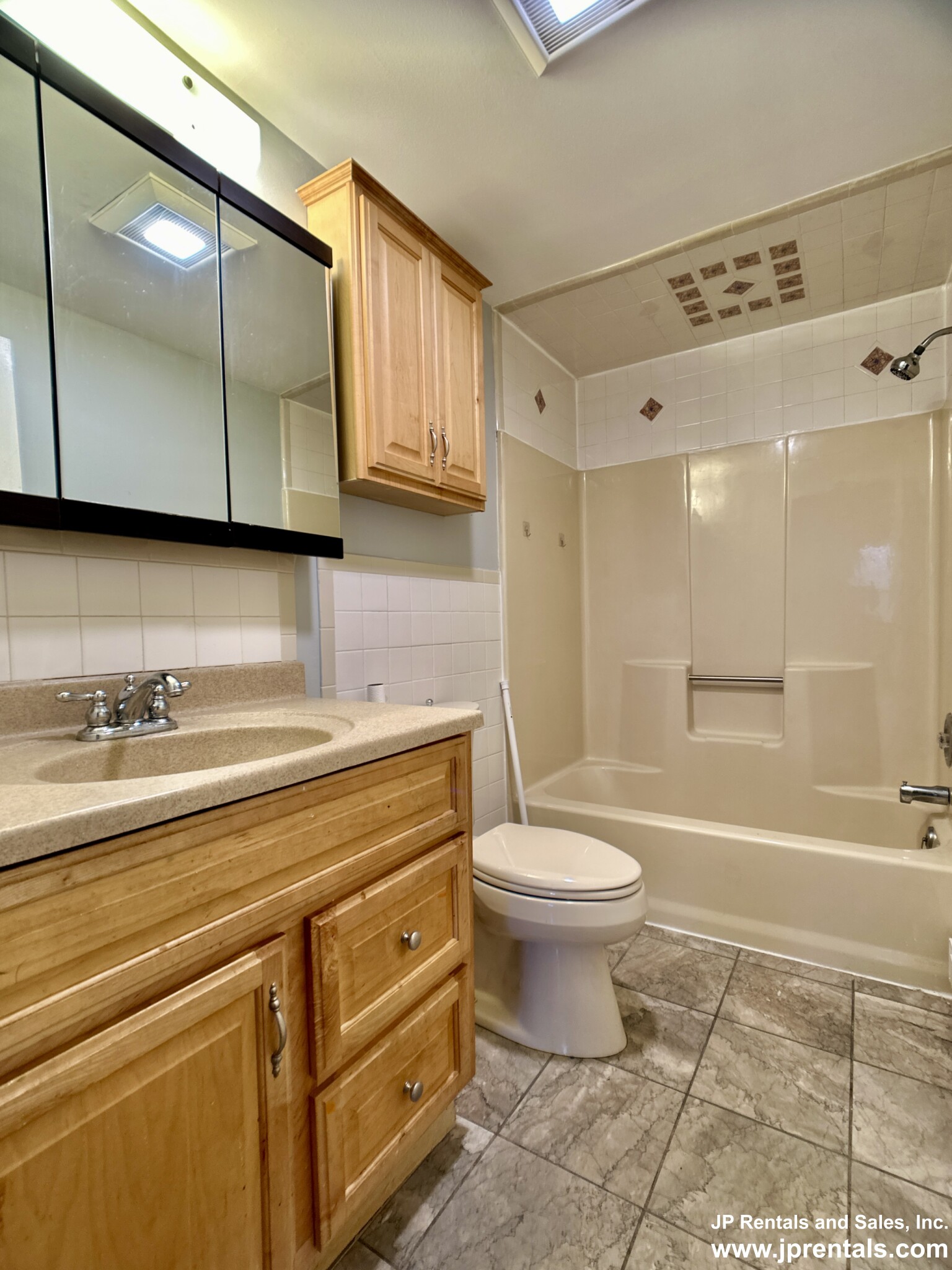 638 Canterbury St, Roslindale