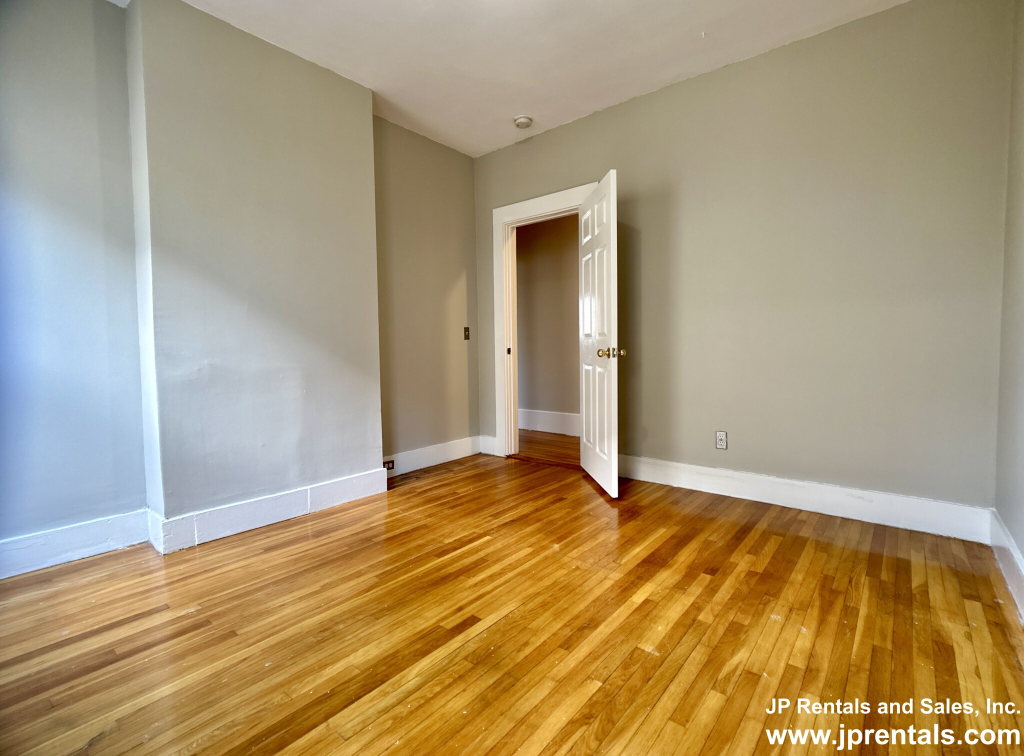 30 Amherst St, Roslindale