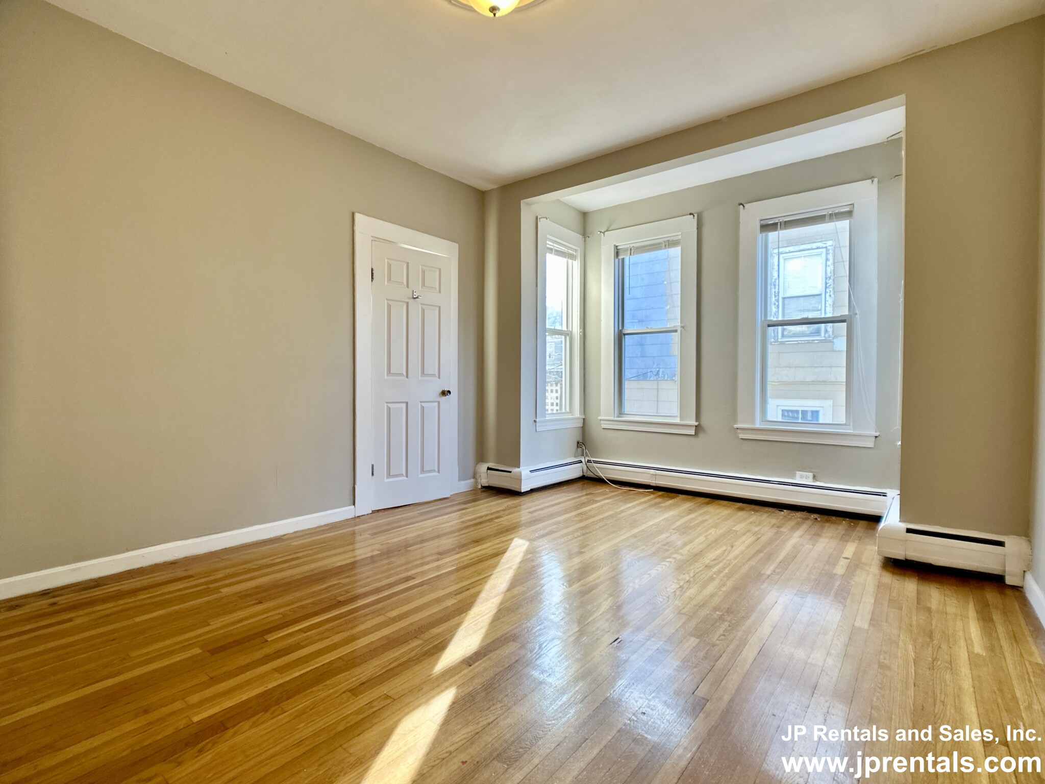 30 Amherst St, Roslindale