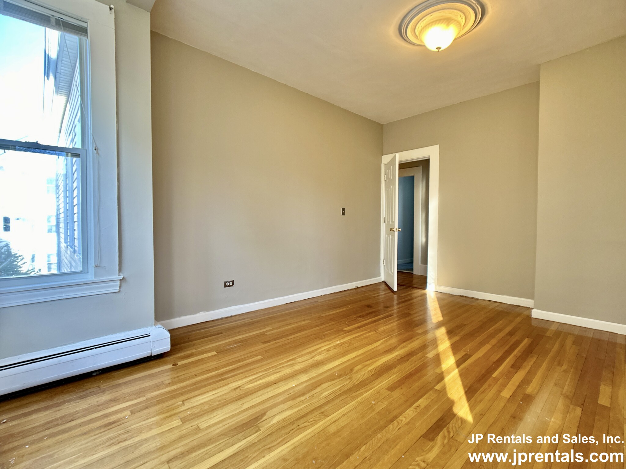 30 Amherst St, Roslindale