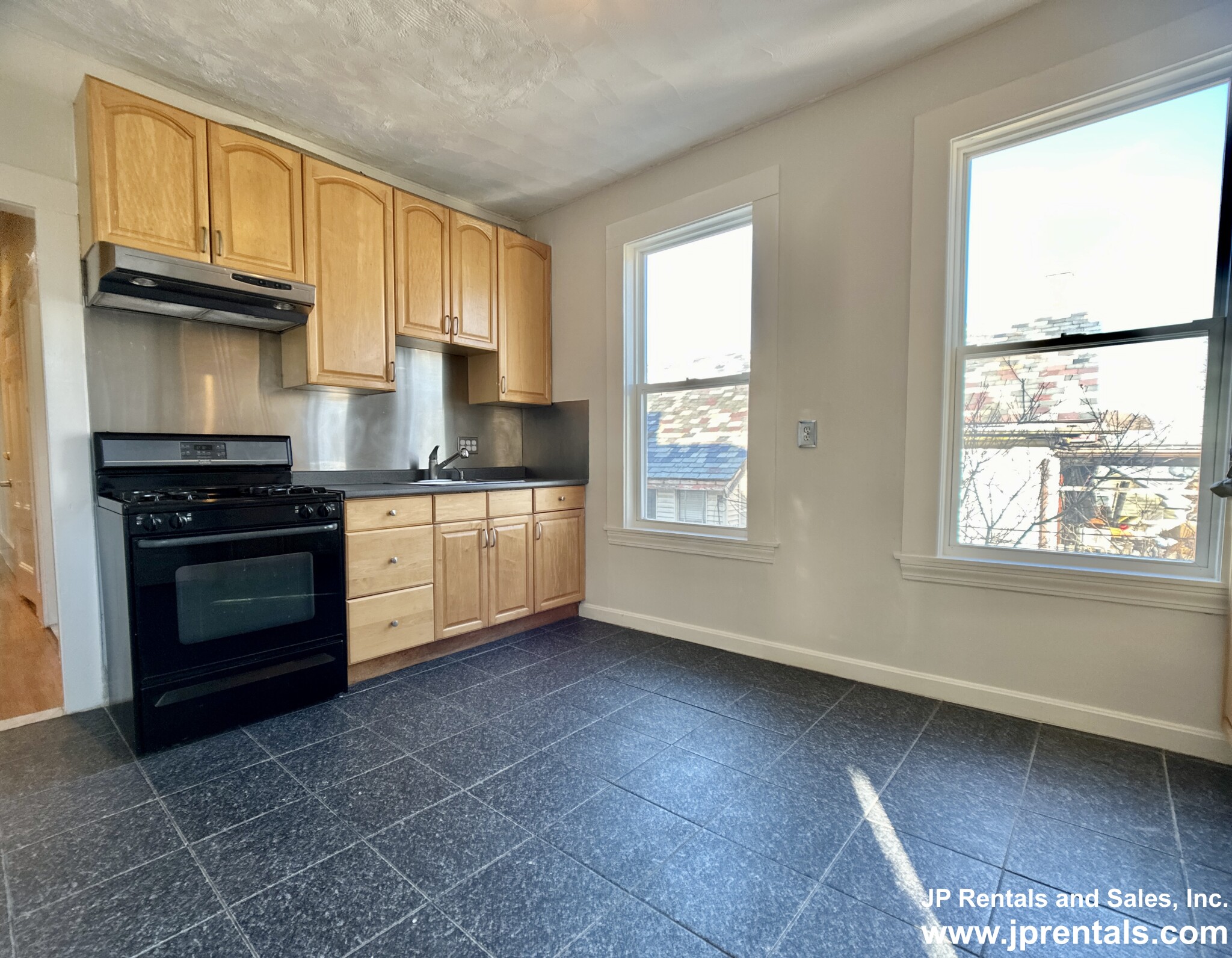 30 Amherst St, Roslindale