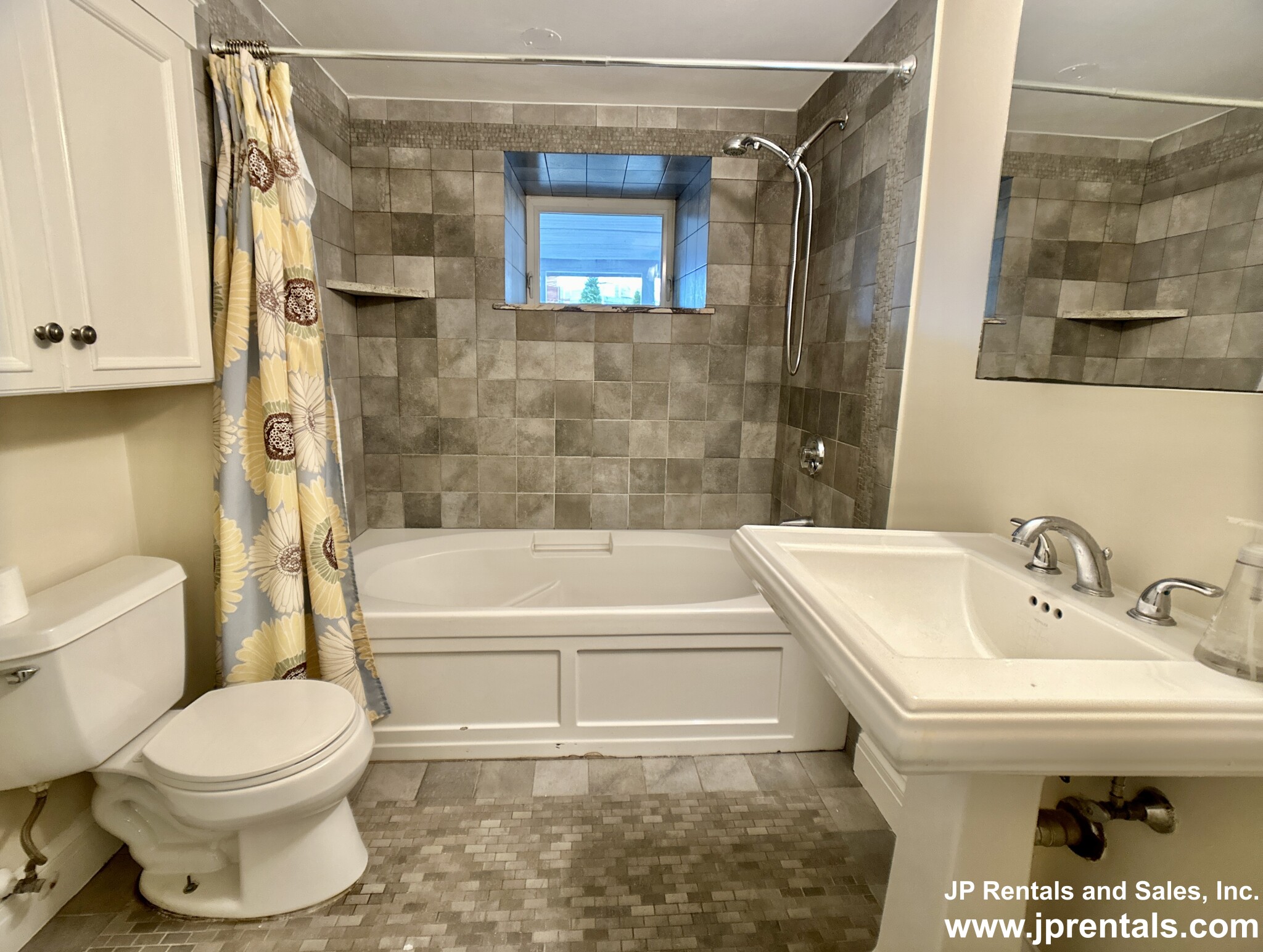 19 Addington Rd, Washington Square