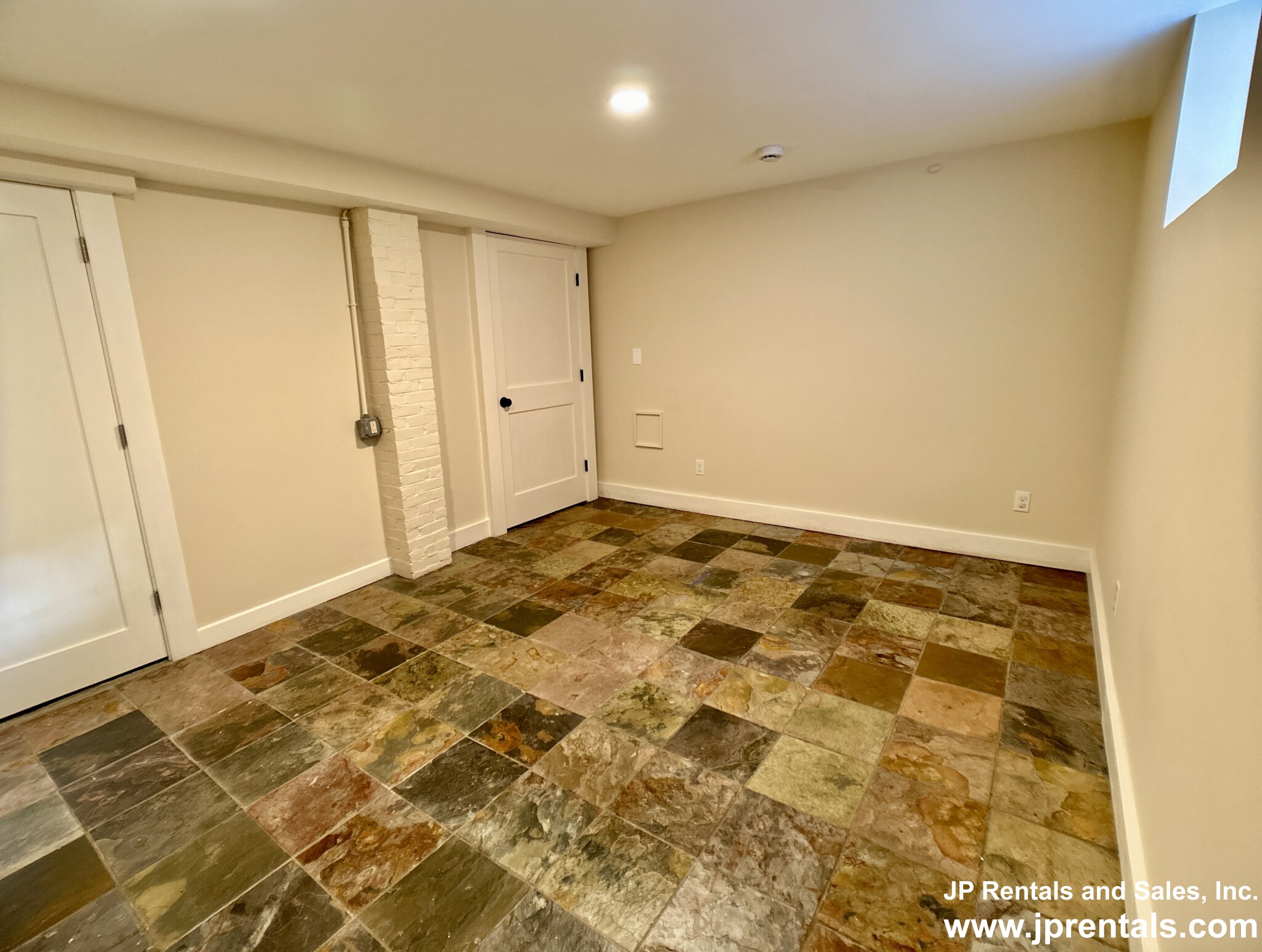 19 Addington Rd, Washington Square