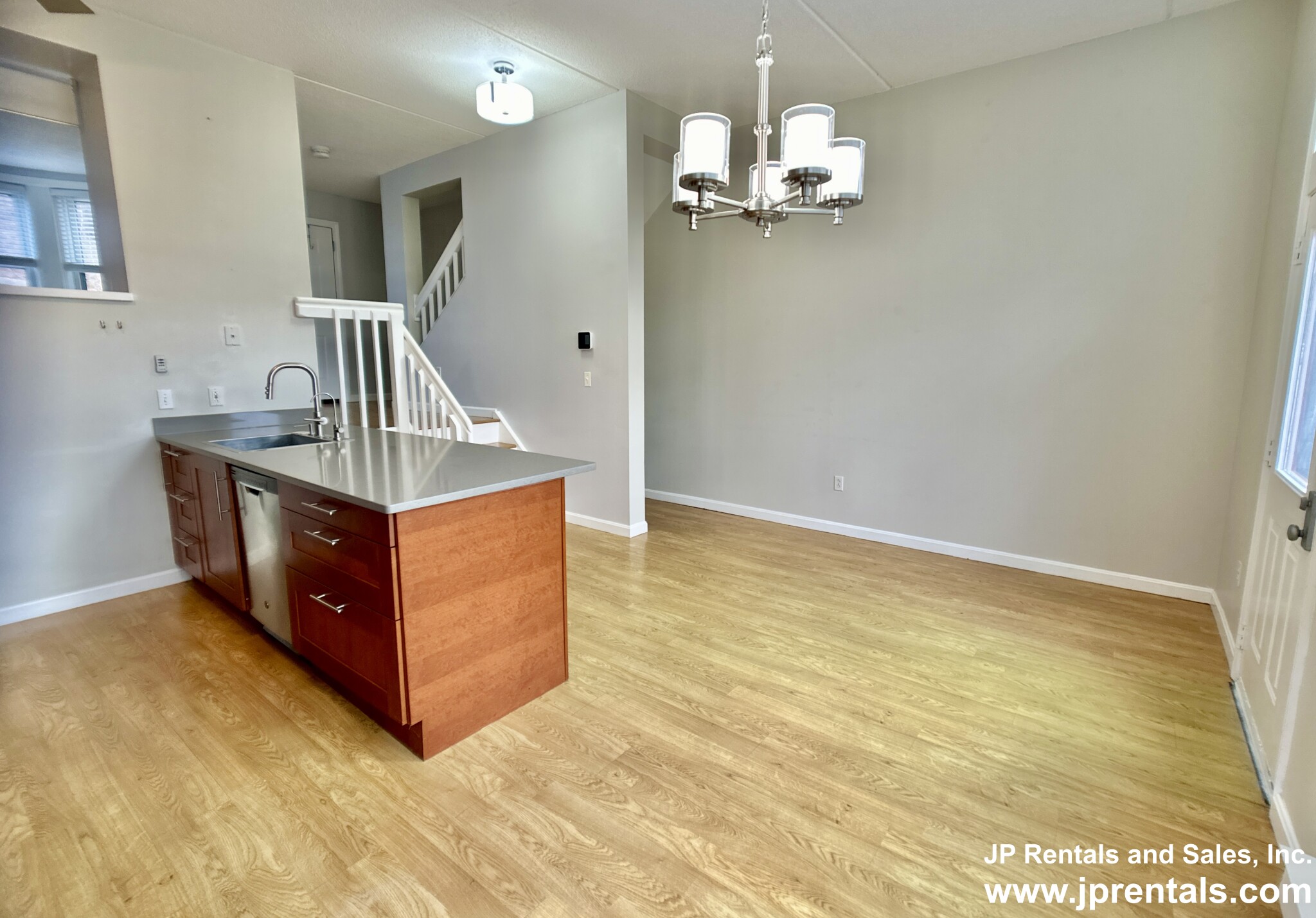 206 Fisher Ave, Mission Hill