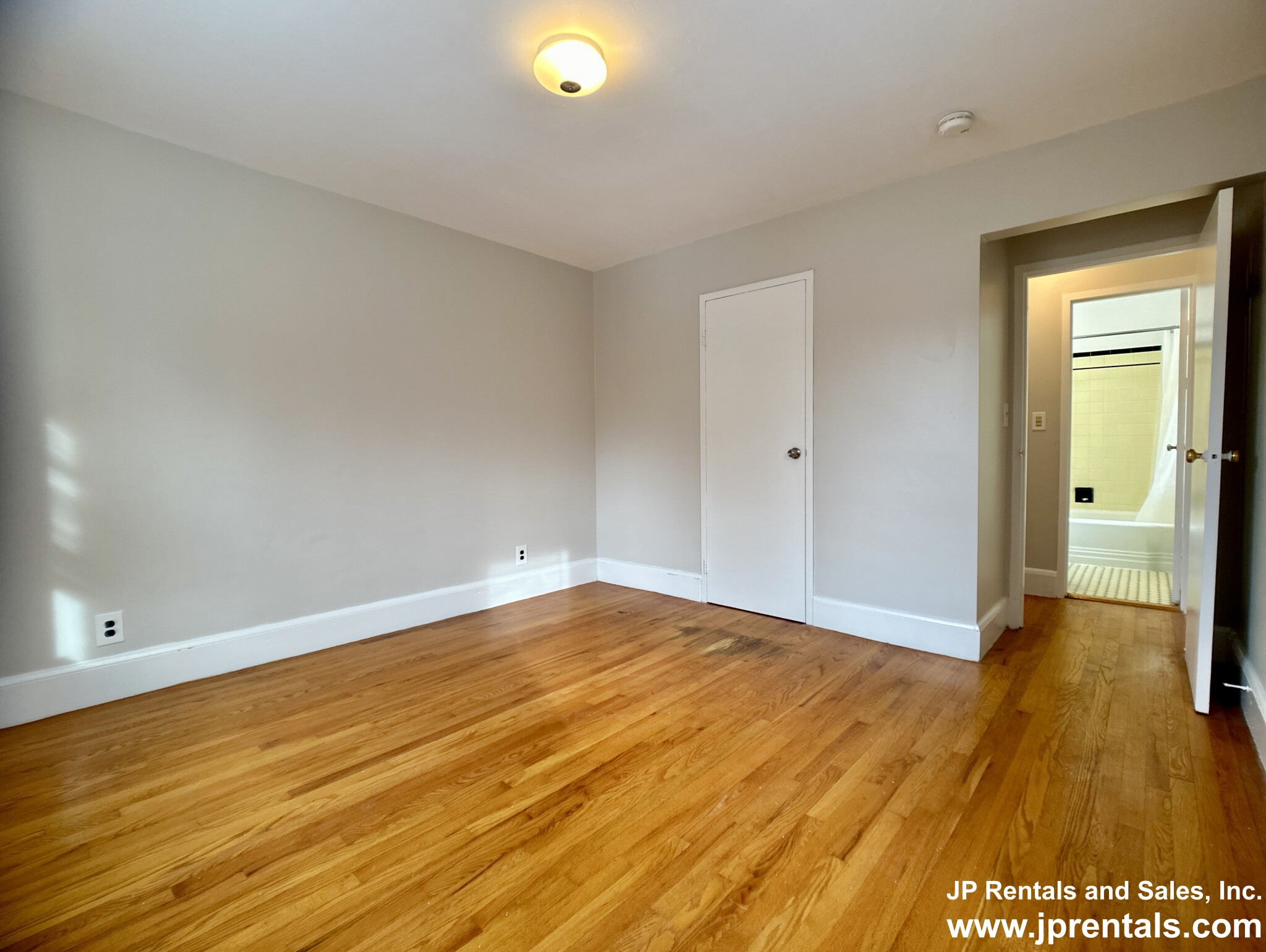 4 Dunning Way, Jamaica Plain