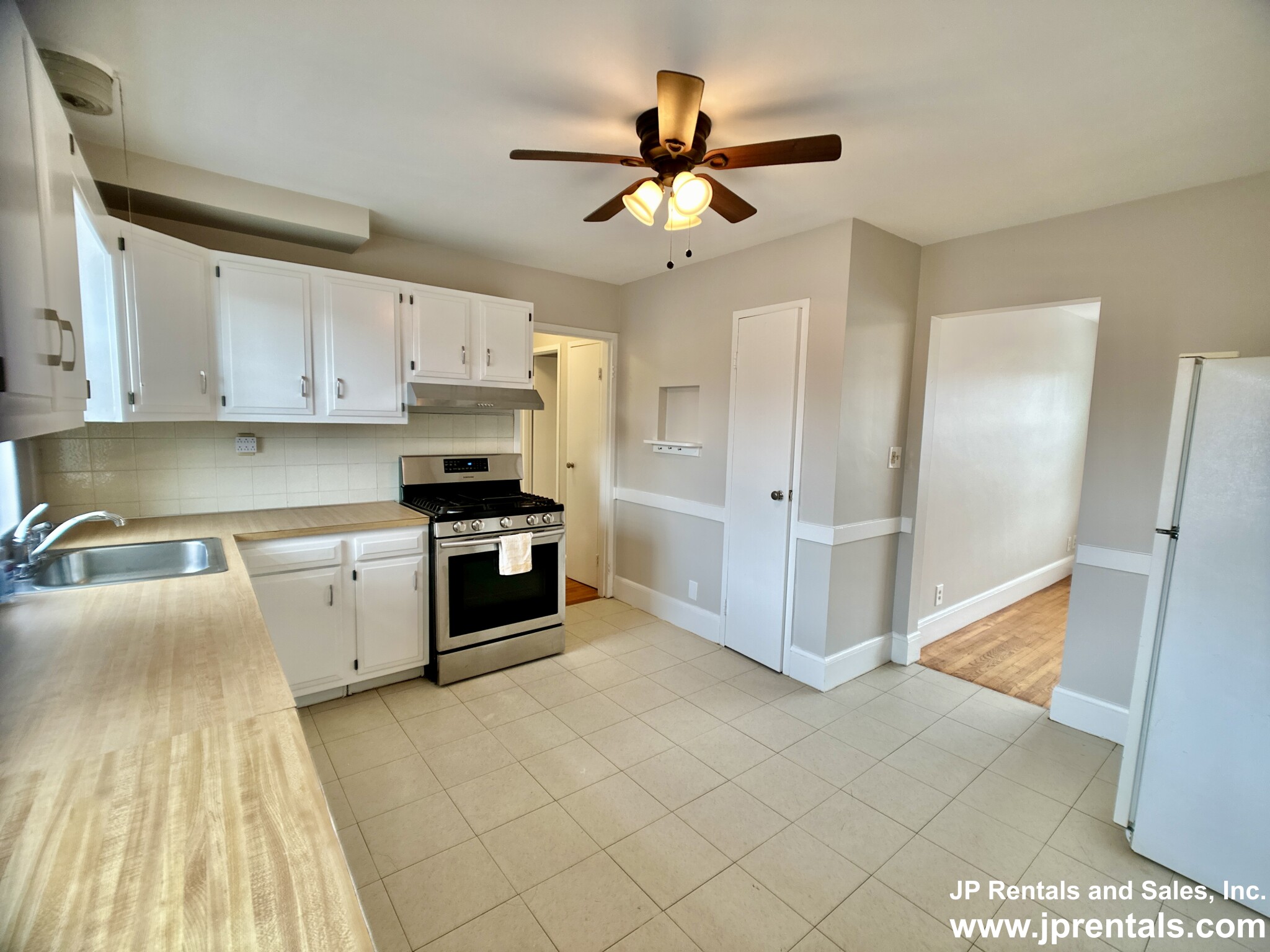 4 Dunning Way, Jamaica Plain