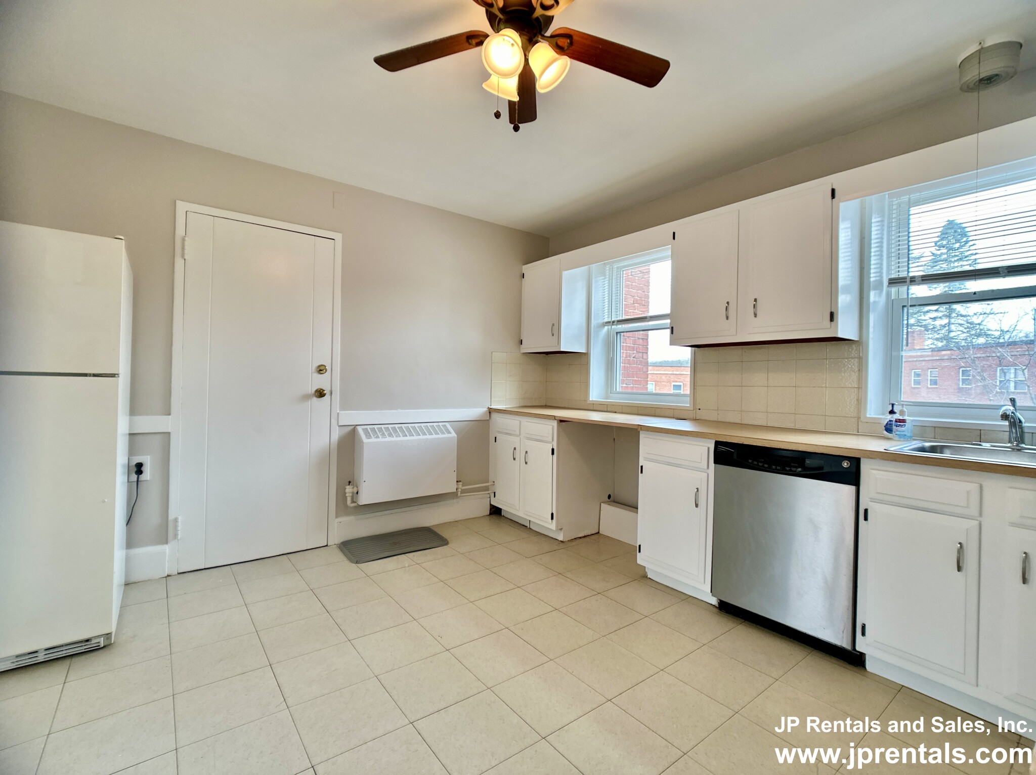 4 Dunning Way, Jamaica Plain