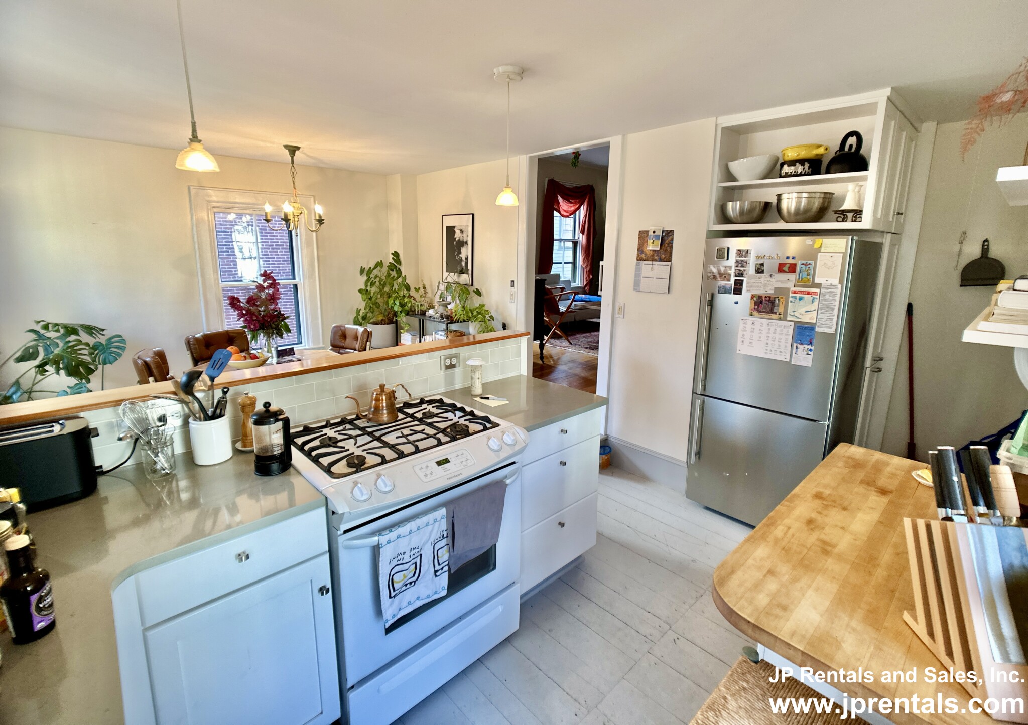 36 Alveston St, Jamaica Plain