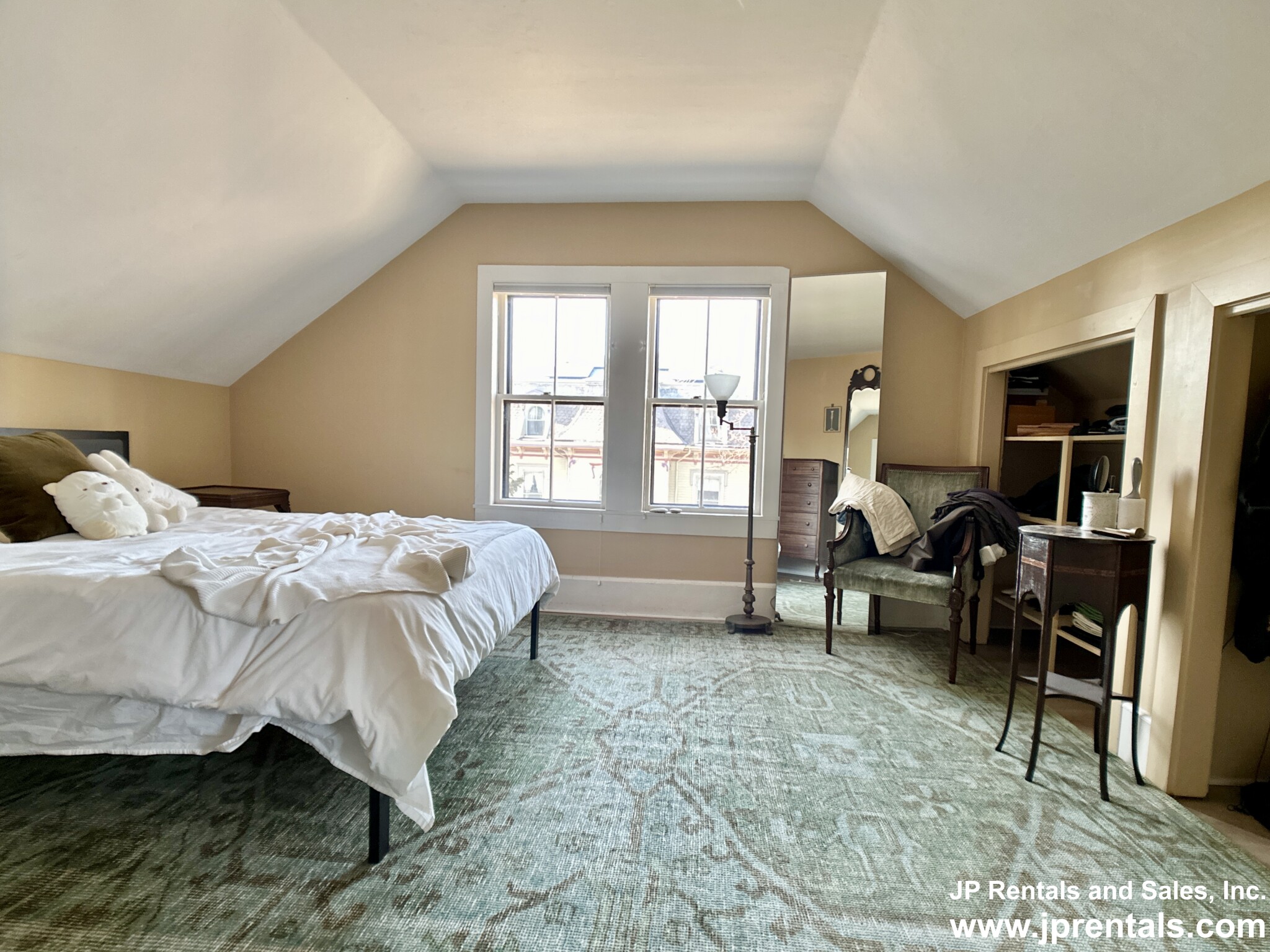 36 Alveston St, Jamaica Plain