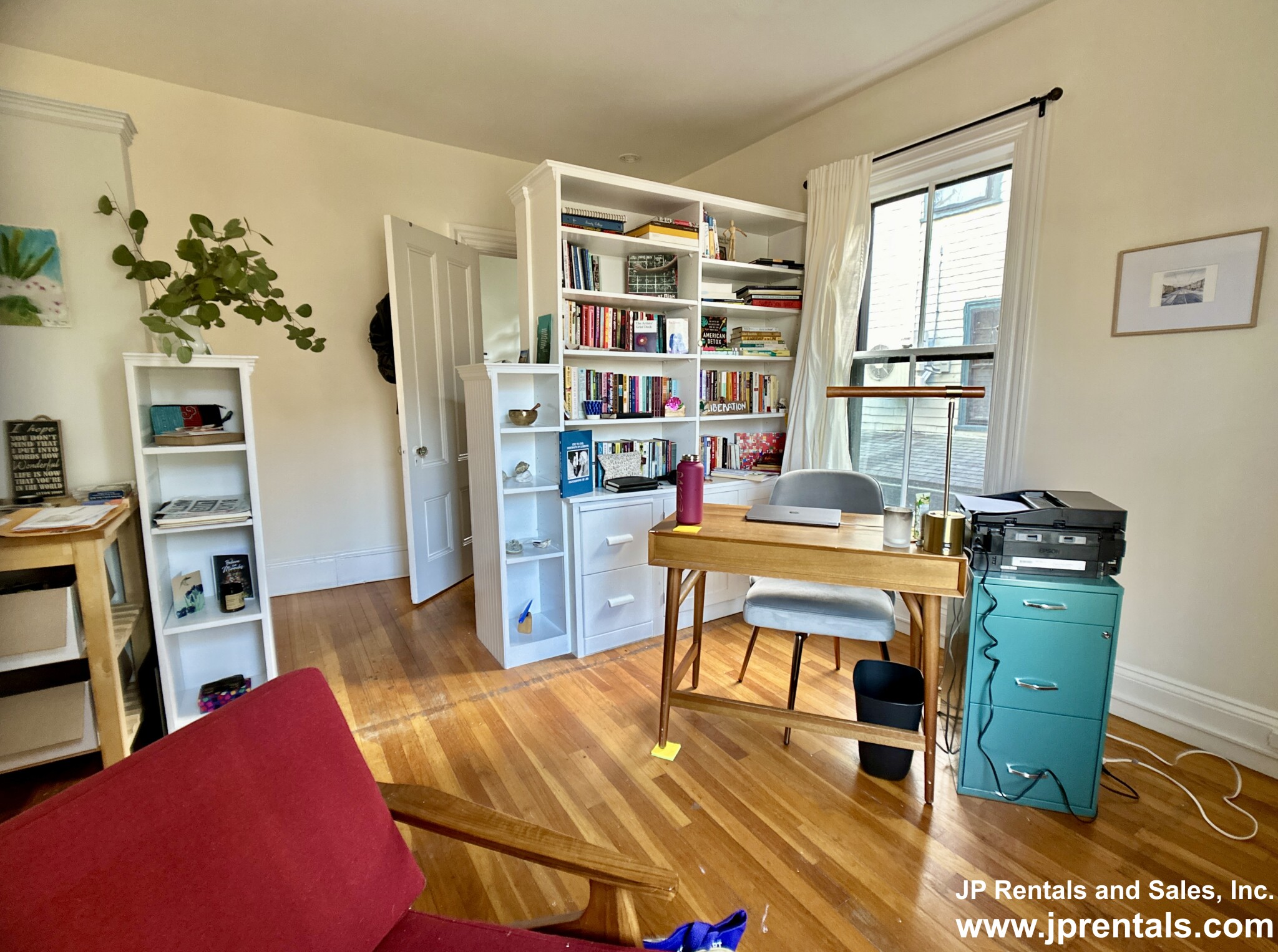 36 Alveston St, Jamaica Plain