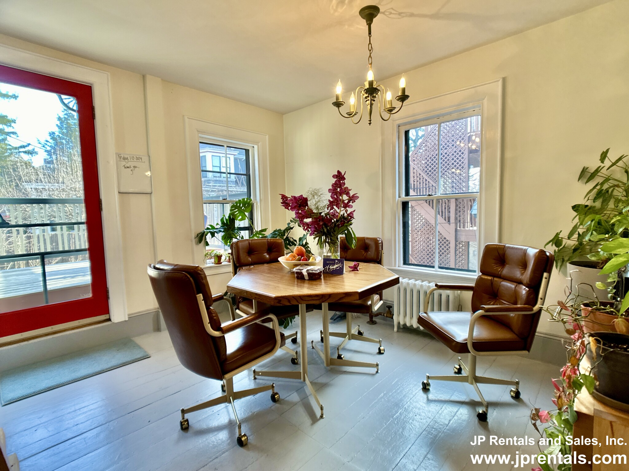 36 Alveston St, Jamaica Plain