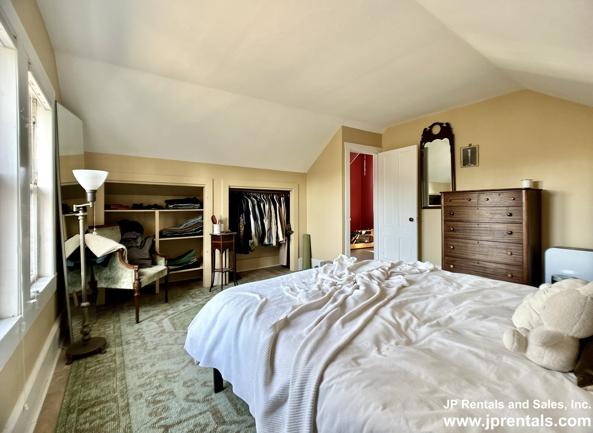 36 Alveston St, Jamaica Plain