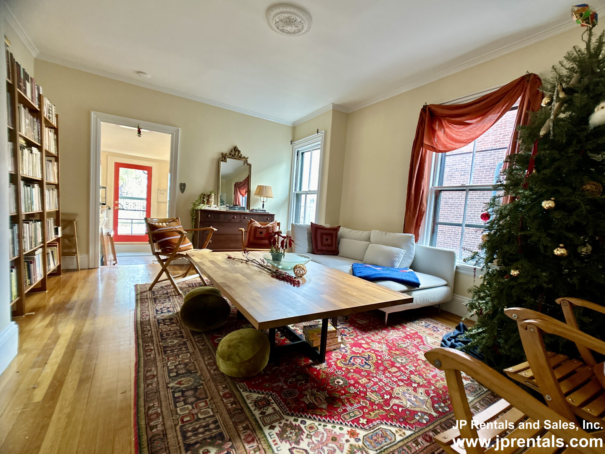 36 Alveston St, Jamaica Plain