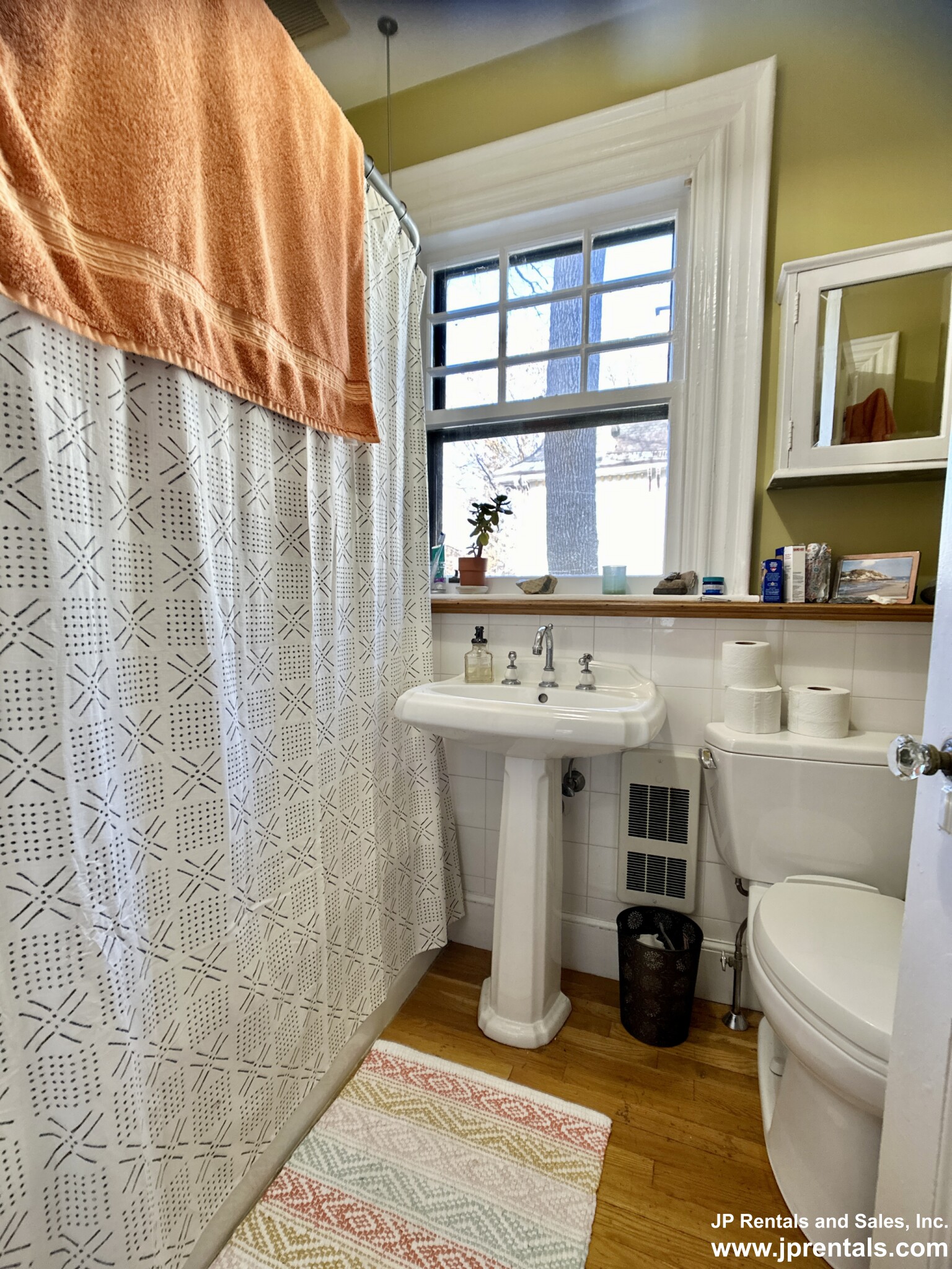 36 Alveston St, Jamaica Plain