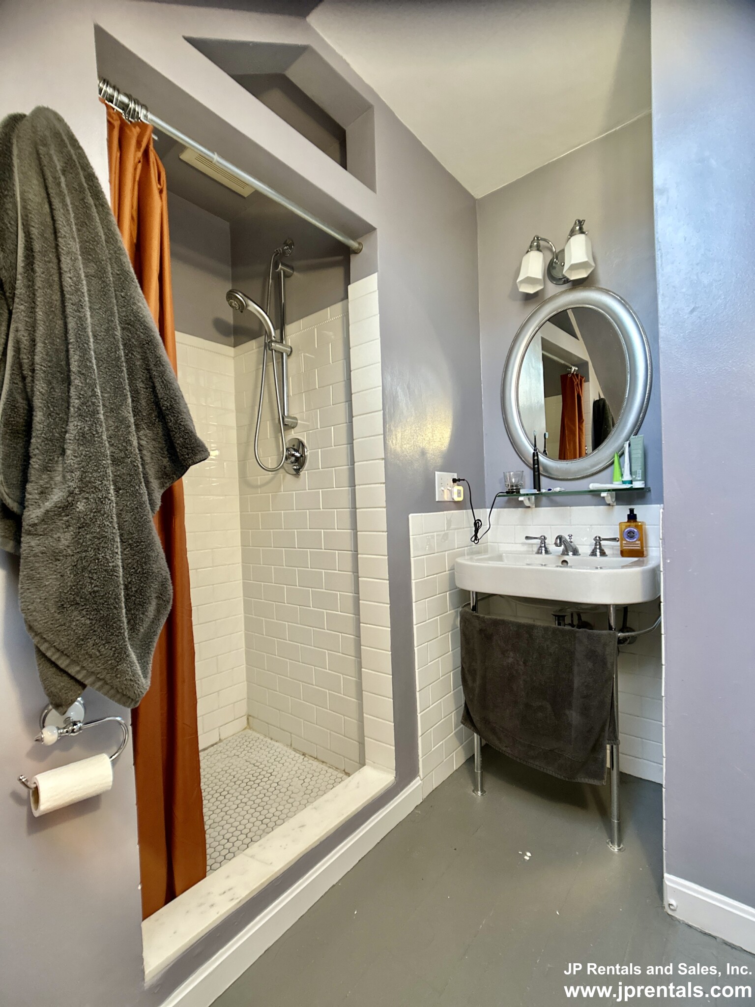 36 Alveston St, Jamaica Plain