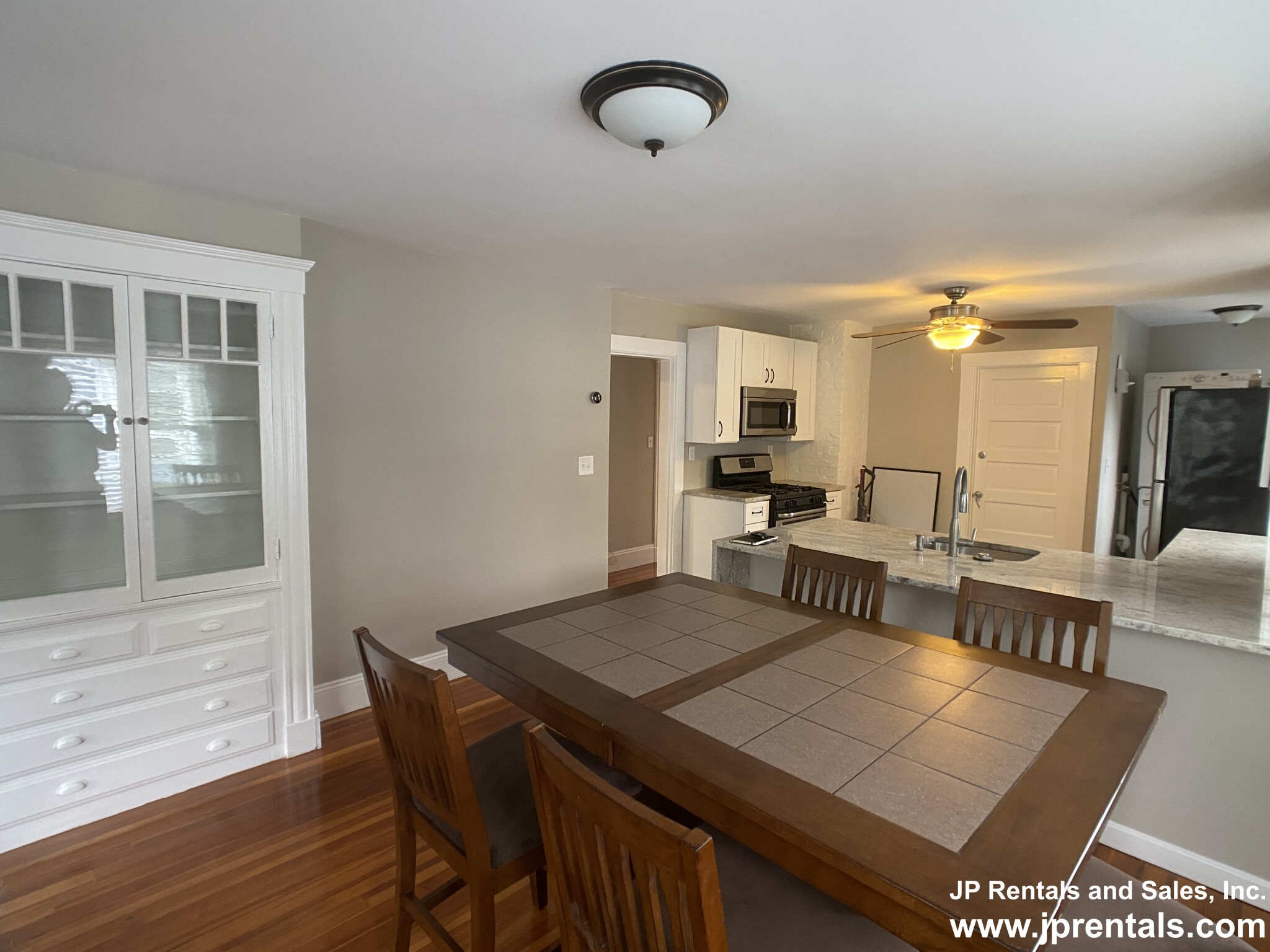 17 Lesher St, Roslindale