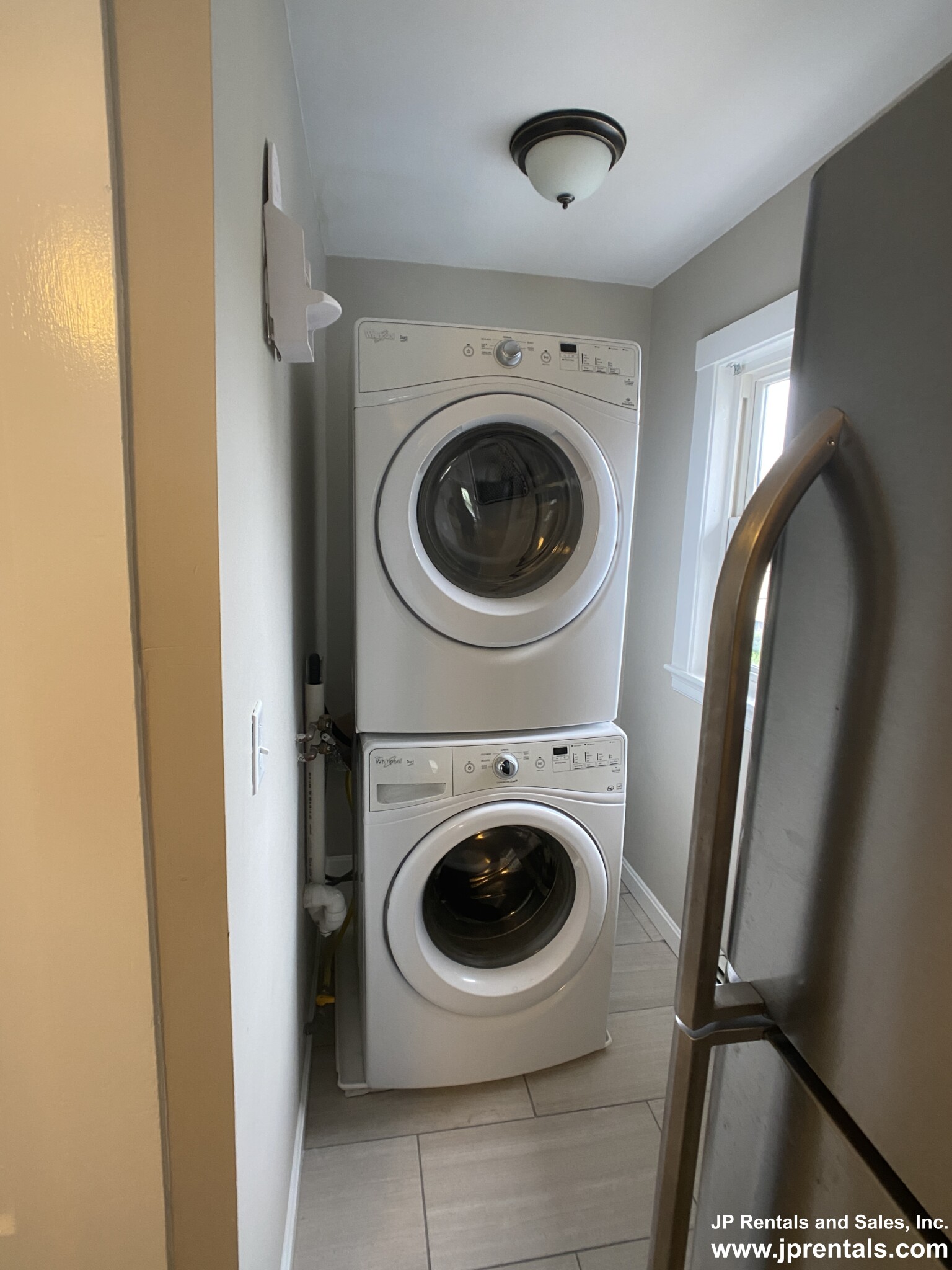 17 Lesher St, Roslindale