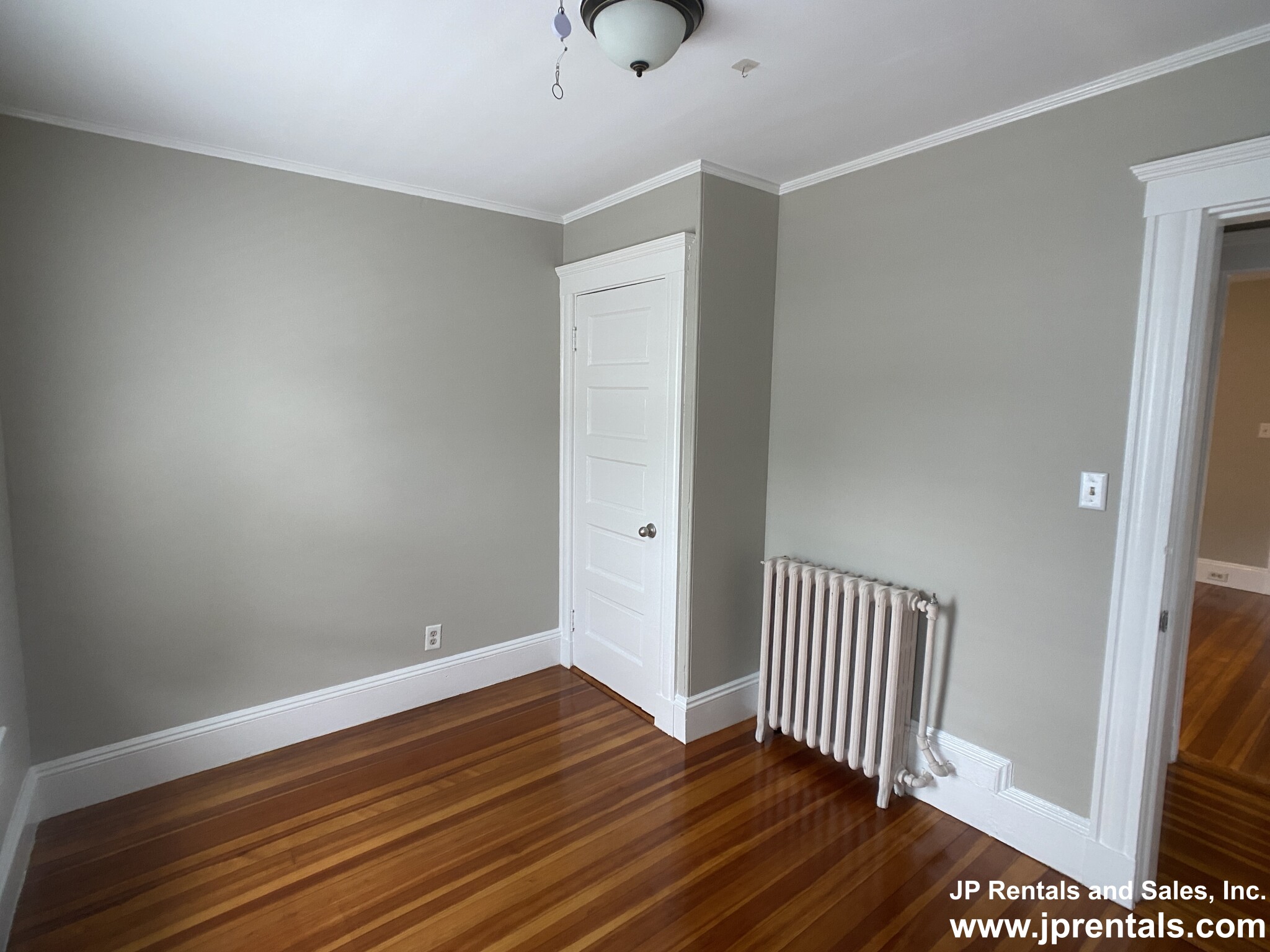 17 Lesher St, Roslindale