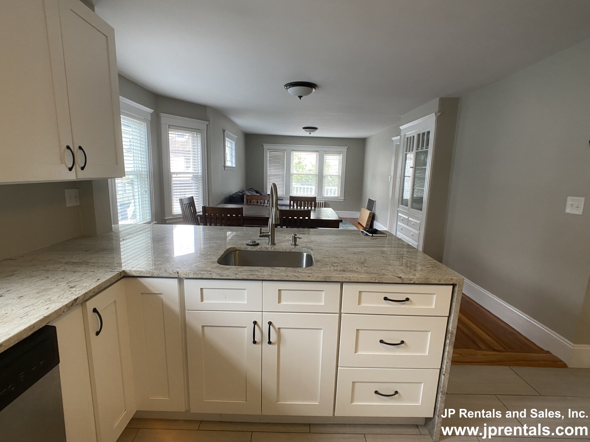 17 Lesher St, Roslindale